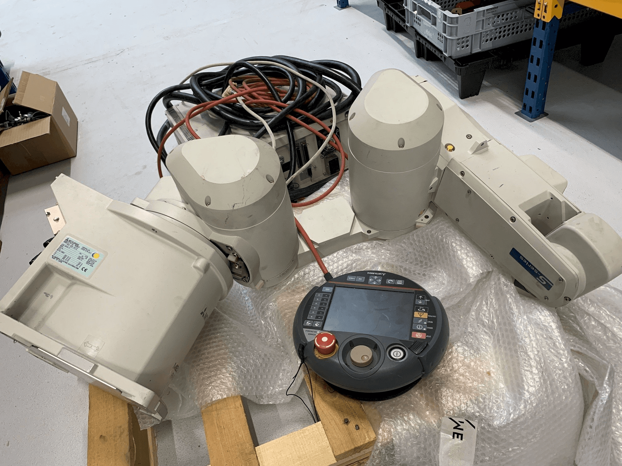 Vista Frontal da Mitsubishi Melfa RV 6S máquina