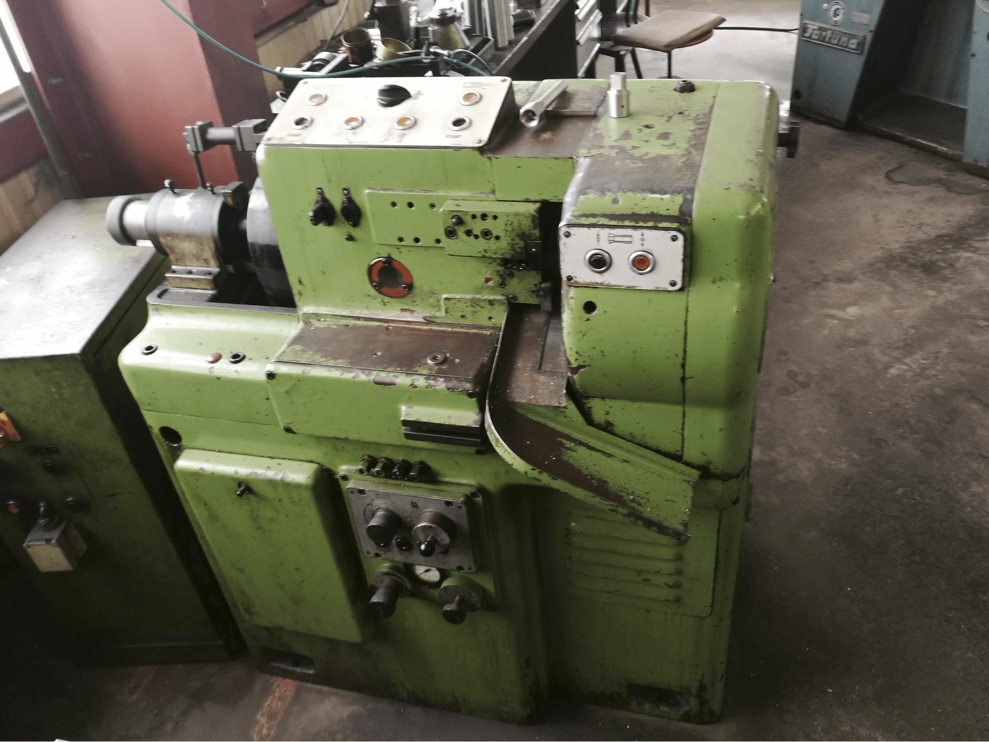 Vista Frontal da Hahn+Kolb Tornomat 2-672 máquina