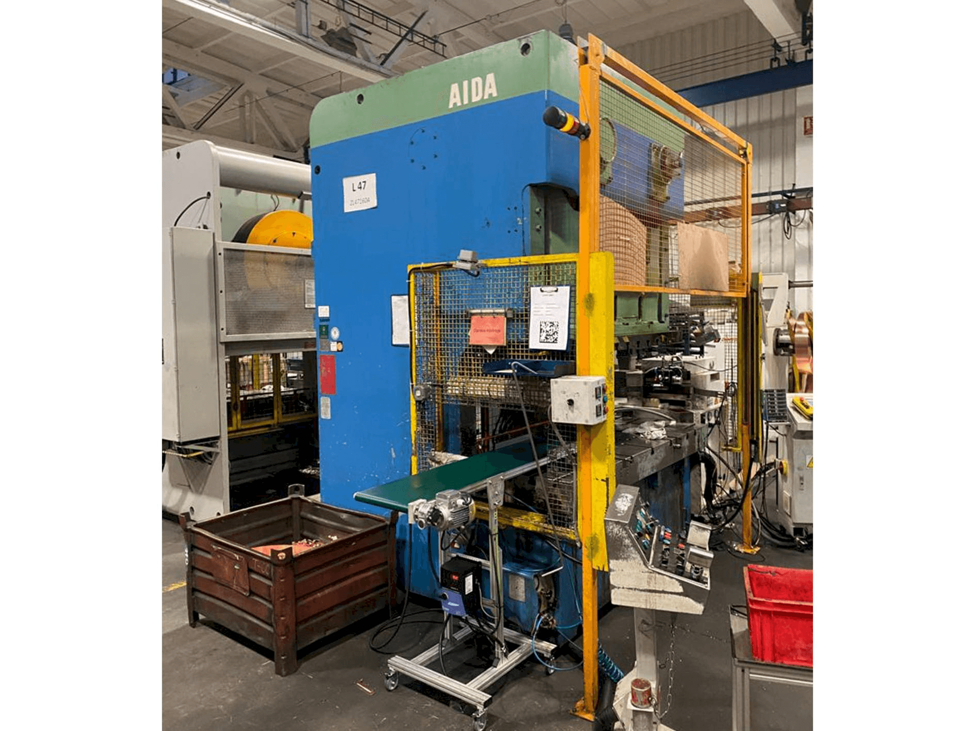 Vista Frontal da AIDA NC2-1600 (2) máquina