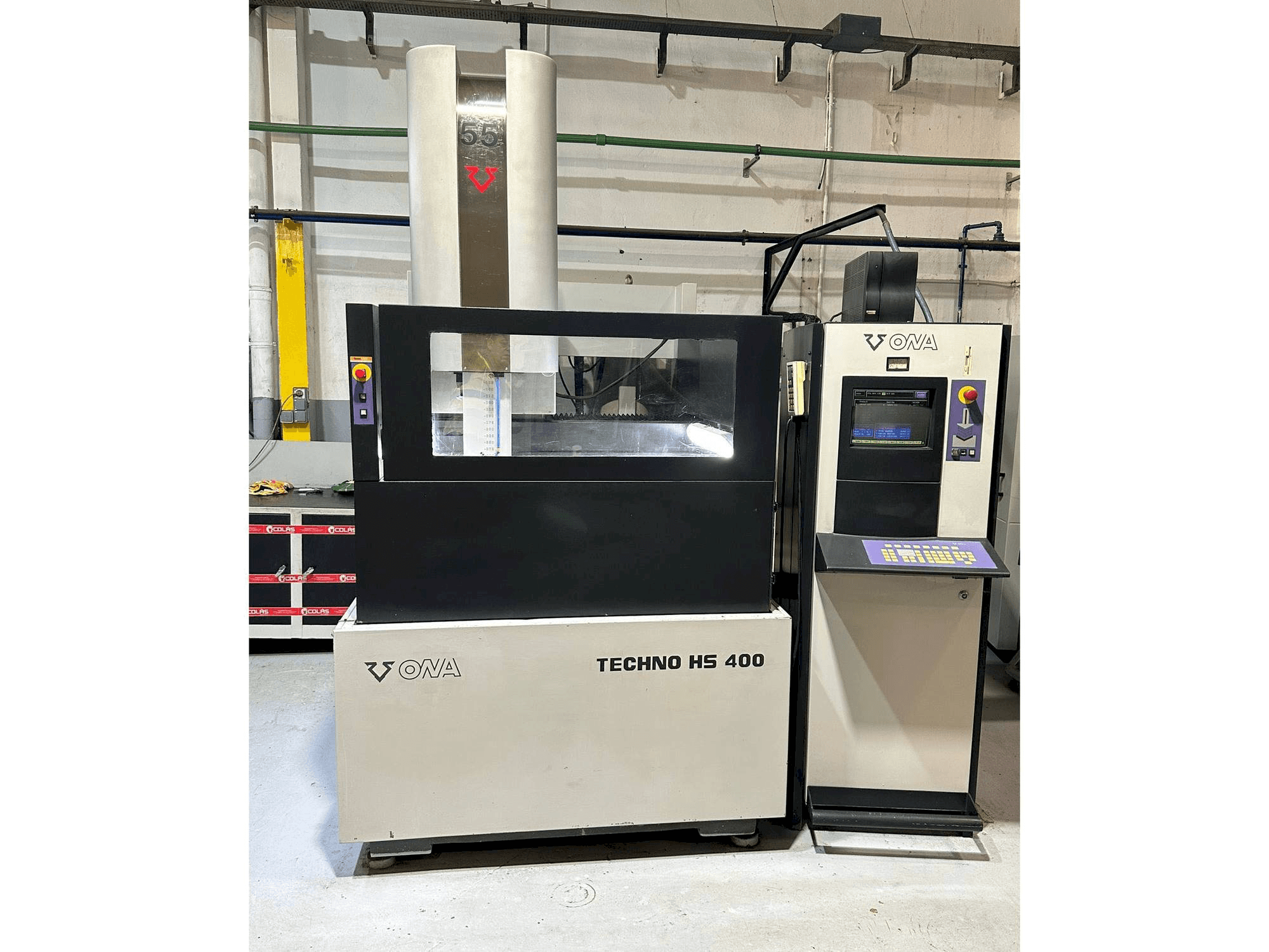 Vista Frontal da ONA HS 400 máquina