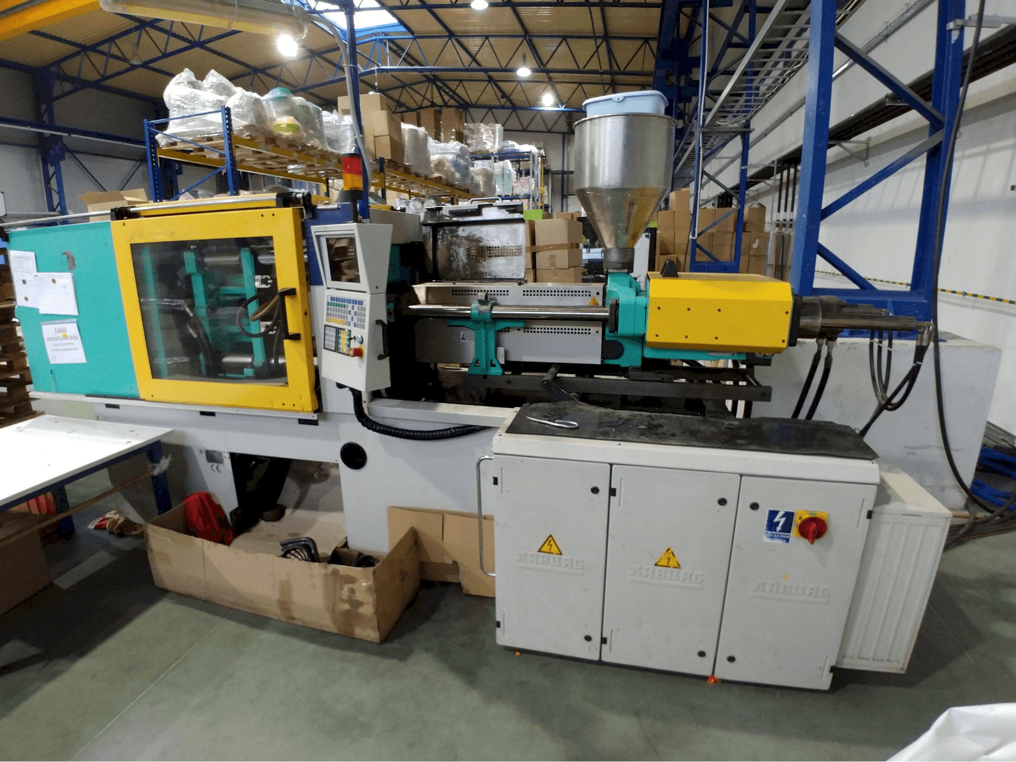 Vista Frontal da Arburg 420 C máquina