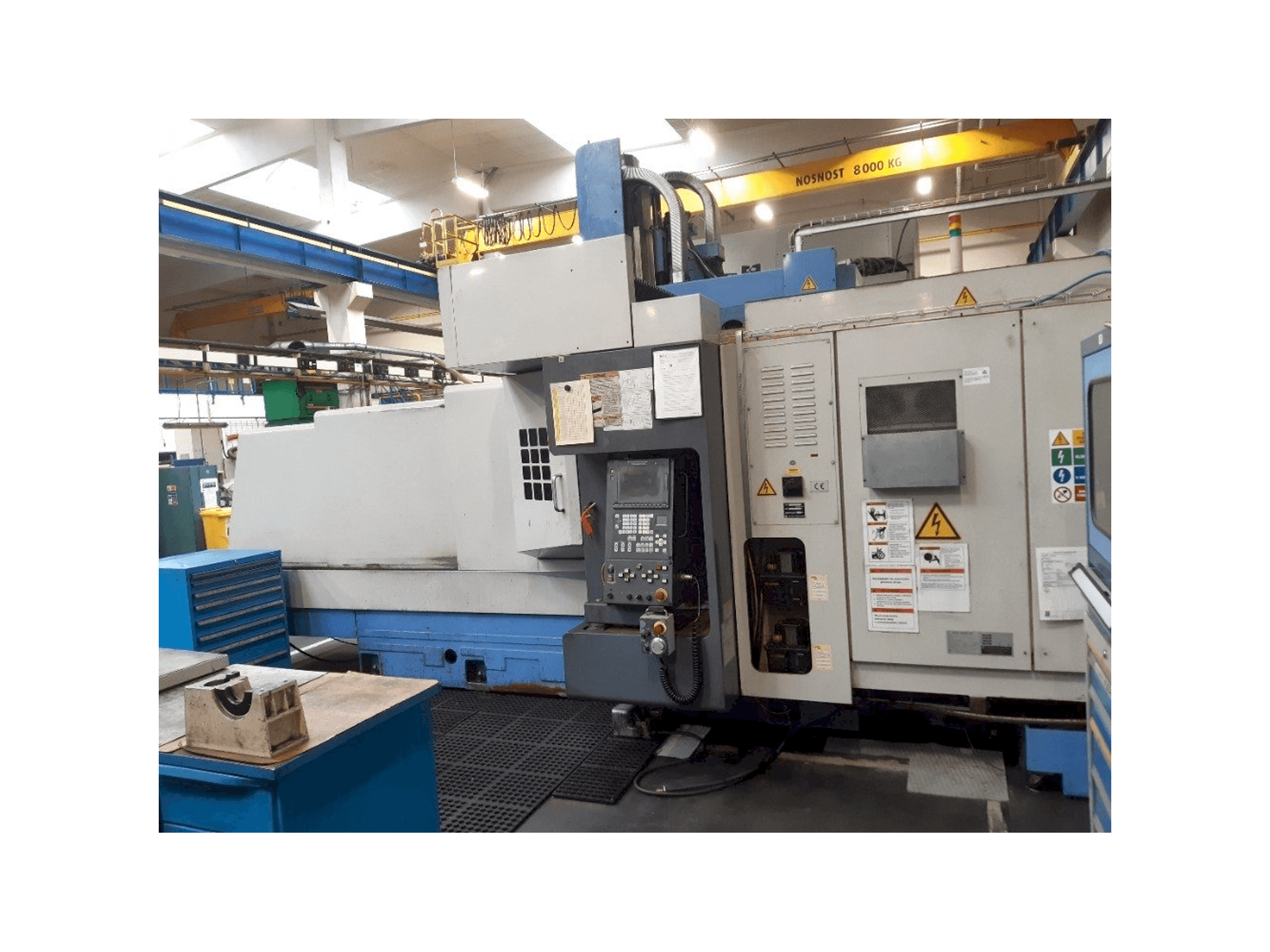 Vista Frontal da Mazak FJV 35/80 máquina