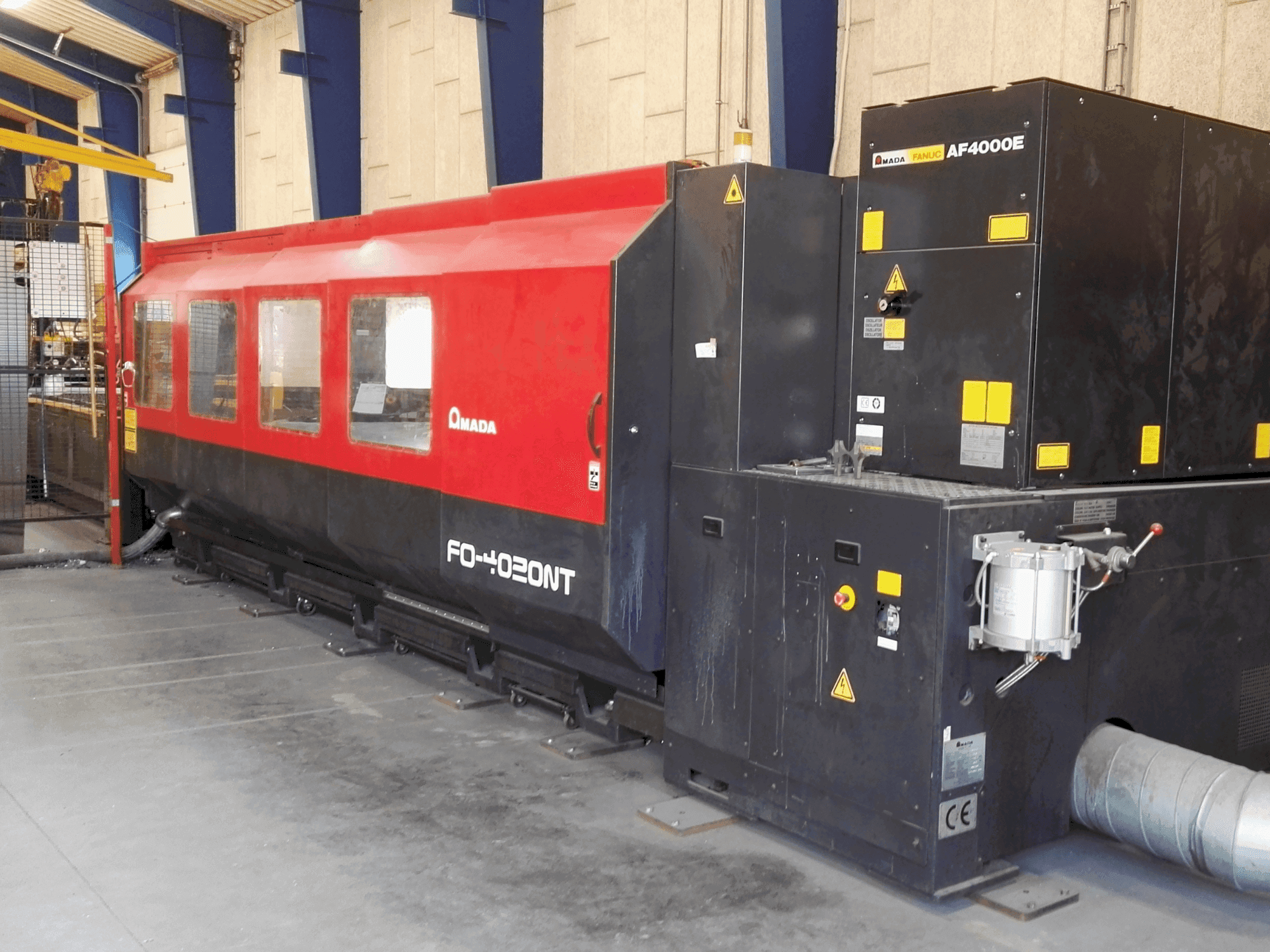 Vista Frontal da AMADA FO-4020NT (2005) máquina