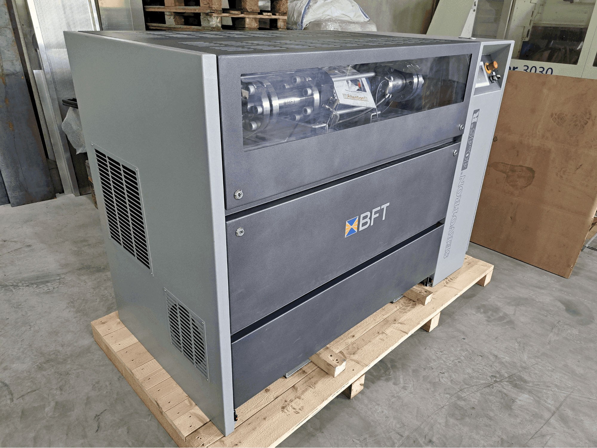 Vista Frontal da BFT Servotron 40.45+ máquina