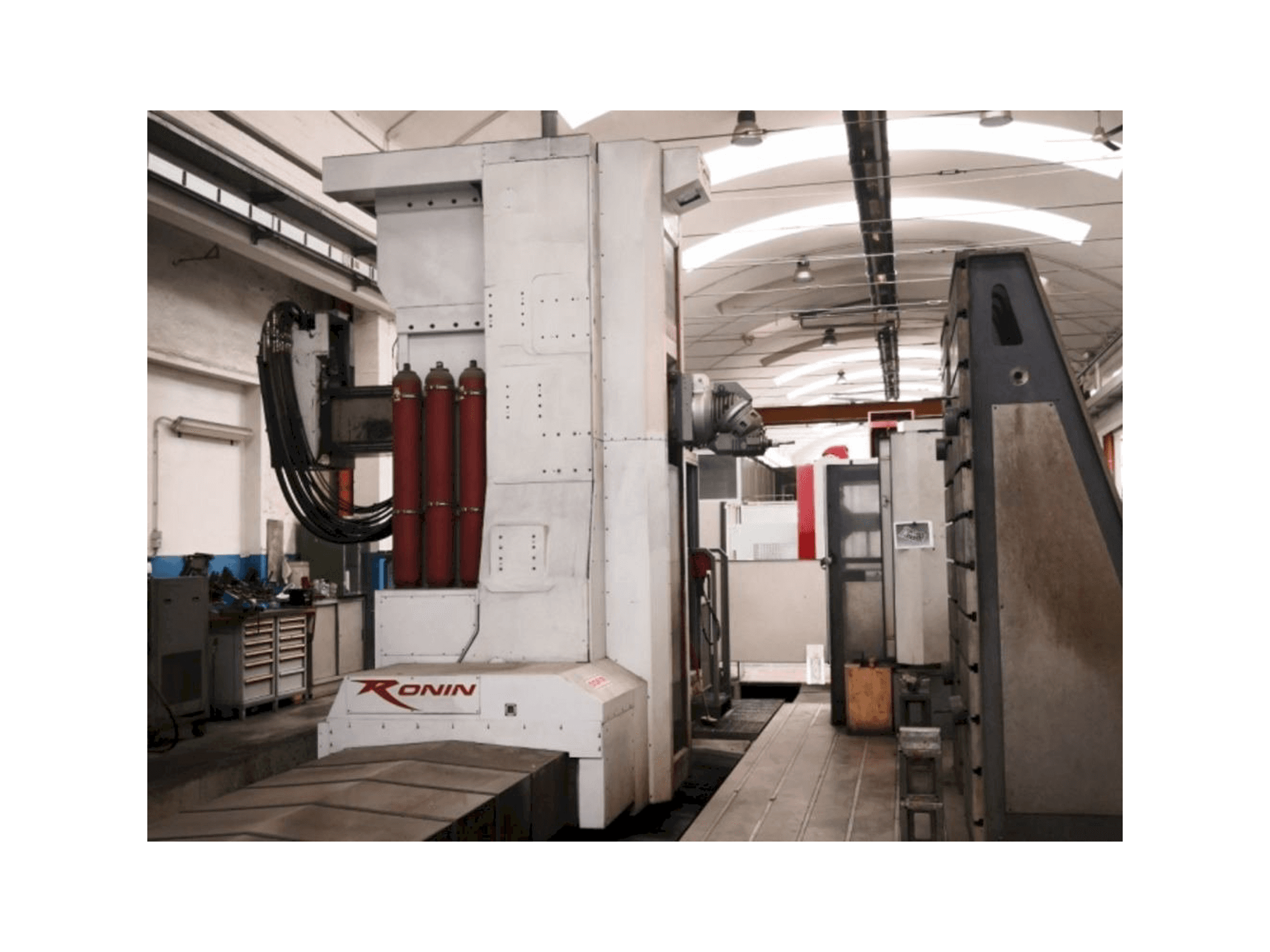 Vista Frontal da FPT Ronin máquina