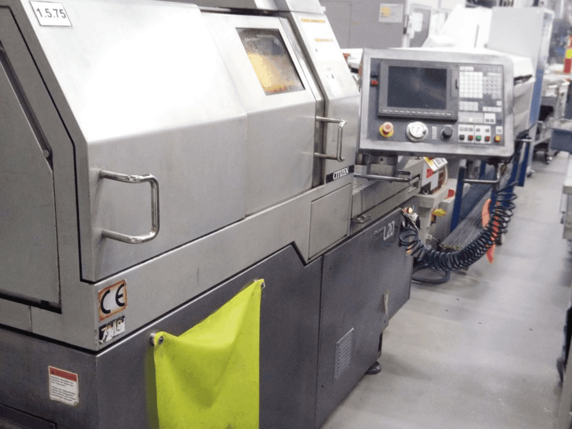 Vista Frontal da Citizen L720-Vlll máquina