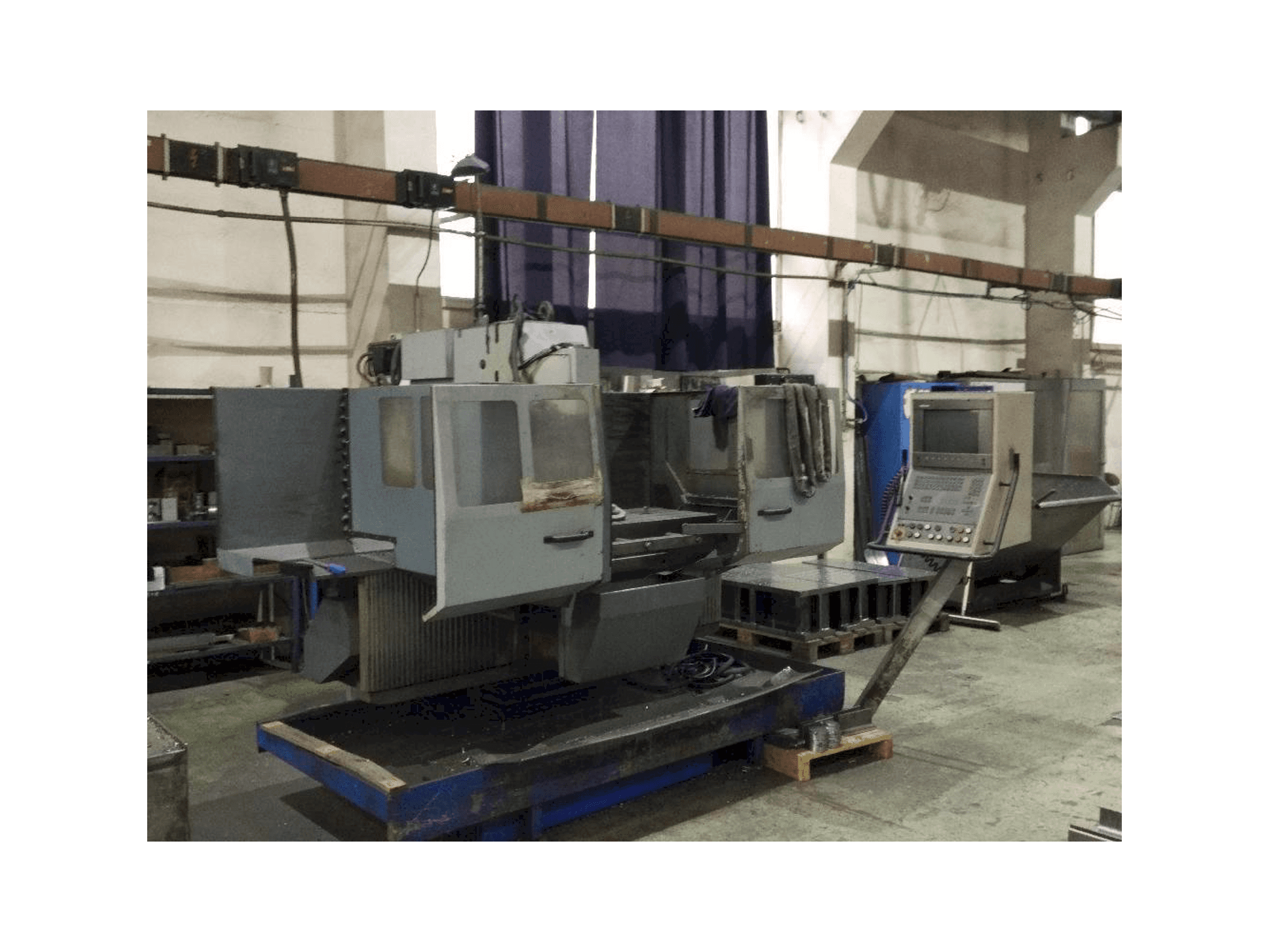 Vista Frontal da TOS FGS 50 CNC-B máquina