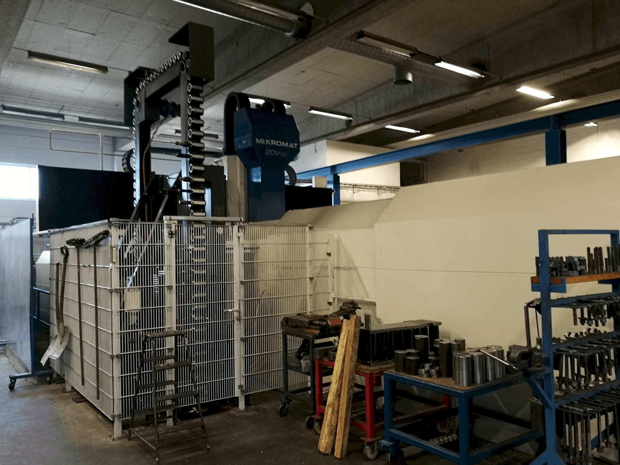 Detalhe da MIKROMAT 20V 5D máquina