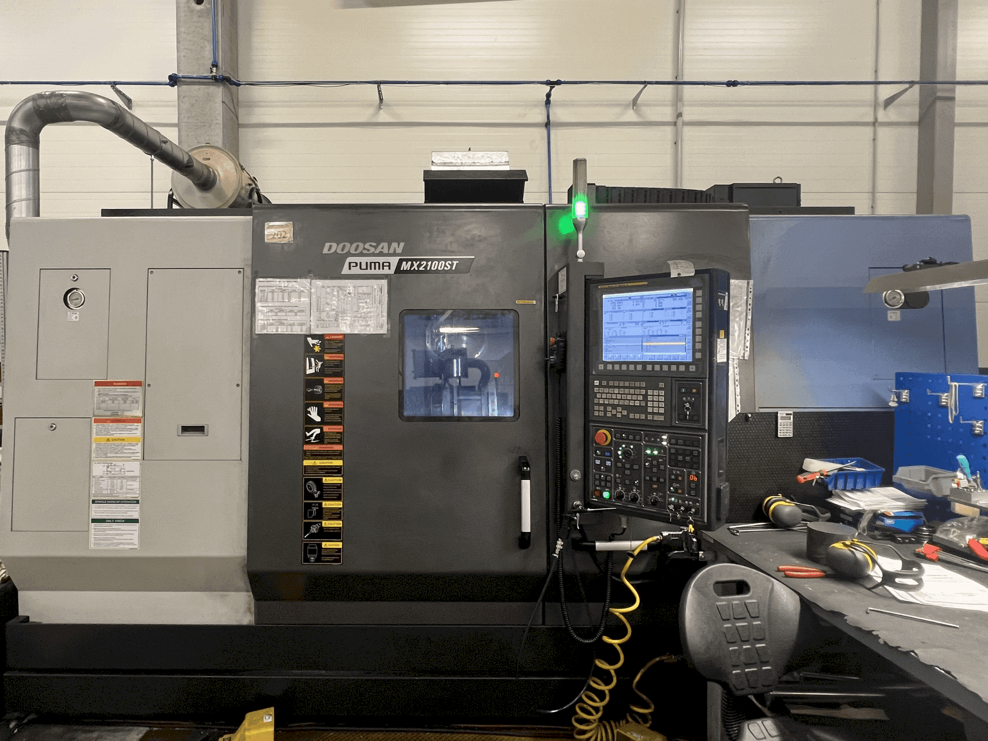 Vista Frontal da DOOSAN MX2100ST máquina
