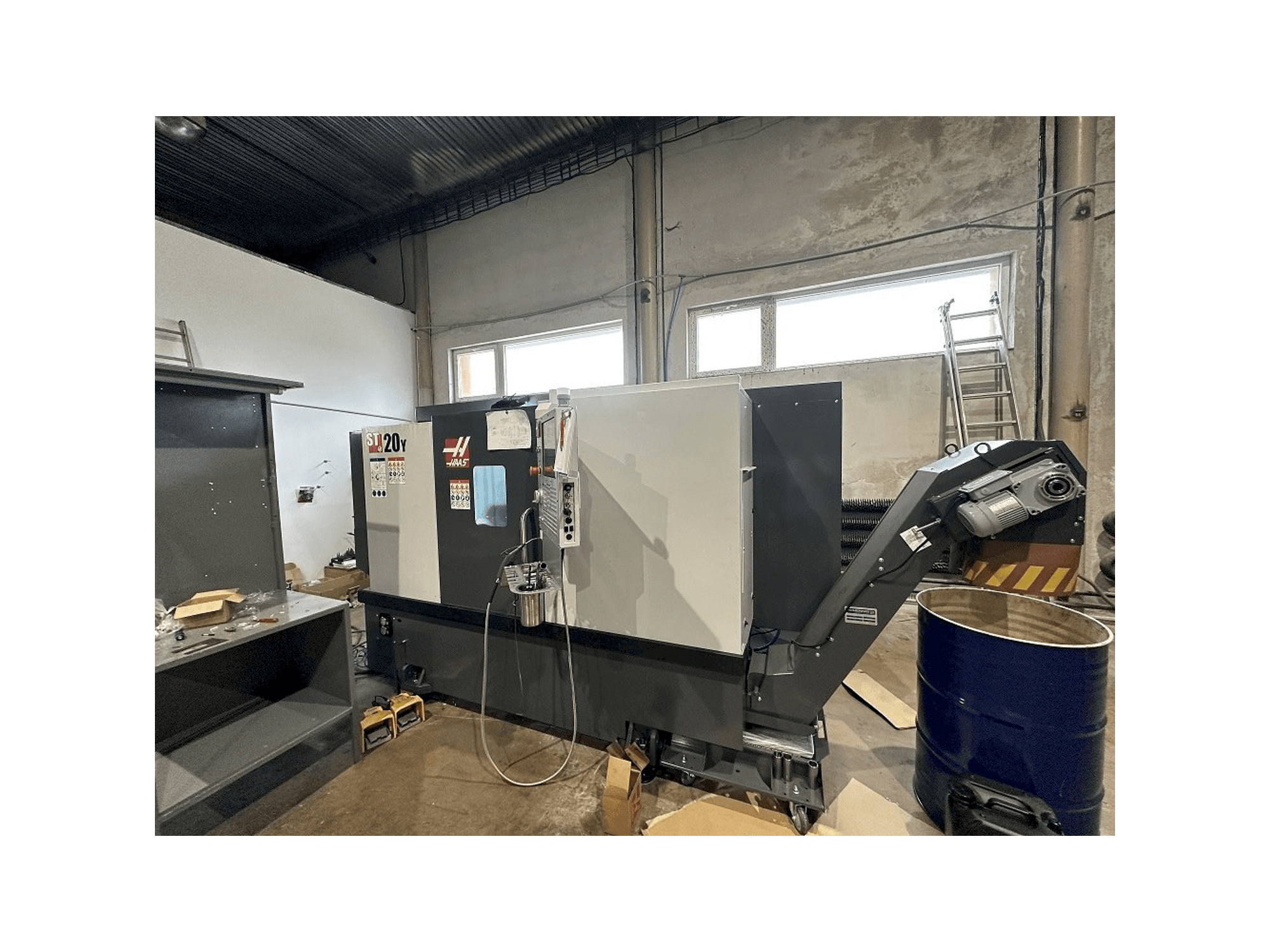 Vista Frontal da HAAS ST-20Y máquina