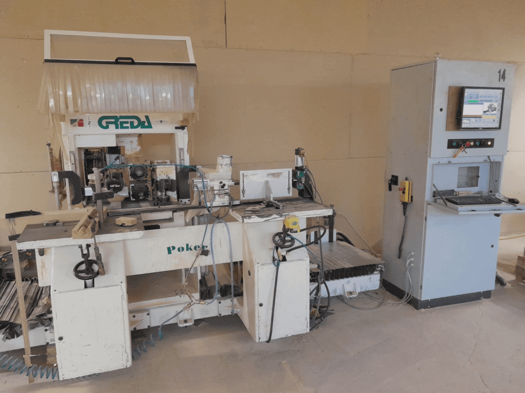 Vista Frontal da GREDA POKER máquina