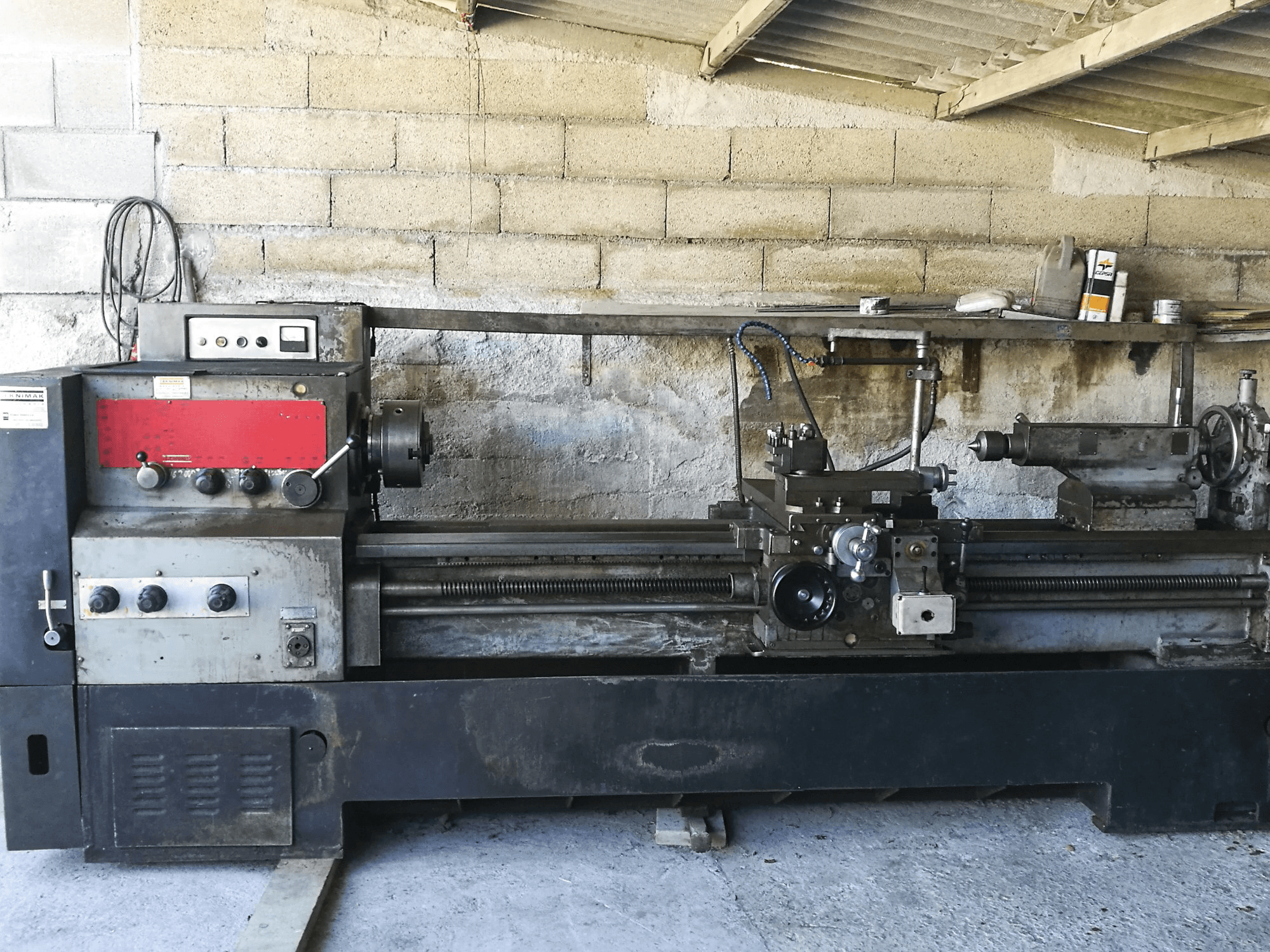 Vista Frontal da TEKNIMAK MK 6047 máquina