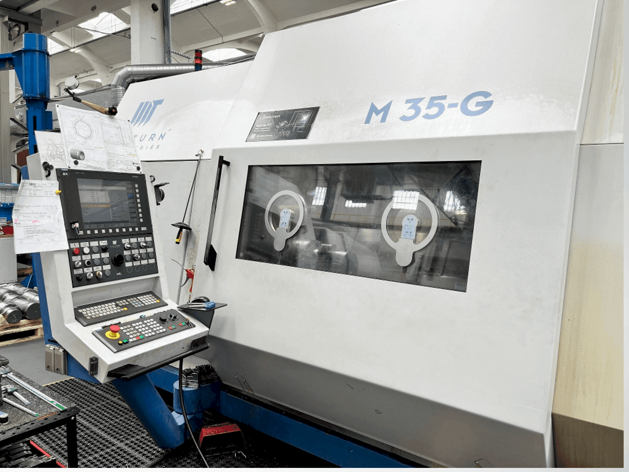 Vista Frontal da WFL Millturn M 35-G máquina