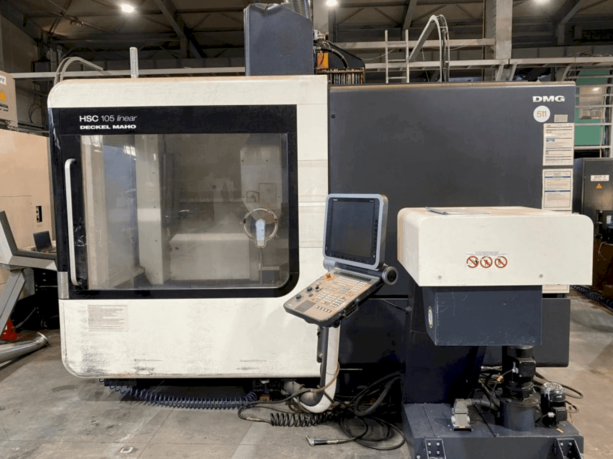 Vista Frontal da DECKEL MAHO HSC 105 Linear máquina