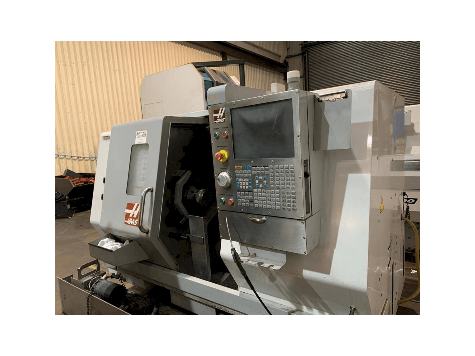 Vista Frontal da HAAS SL-20 máquina