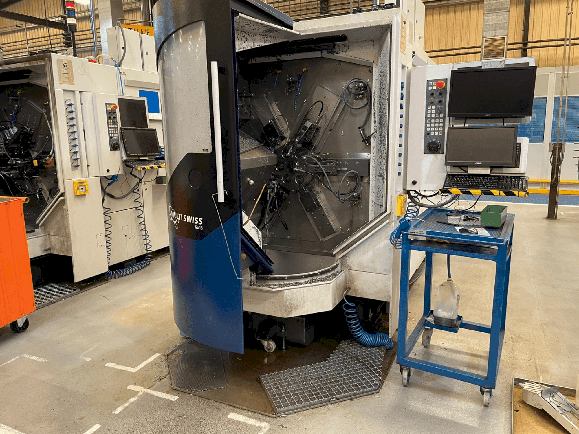 Vista Frontal da TORNOS MultiSwiss 6x16 máquina
