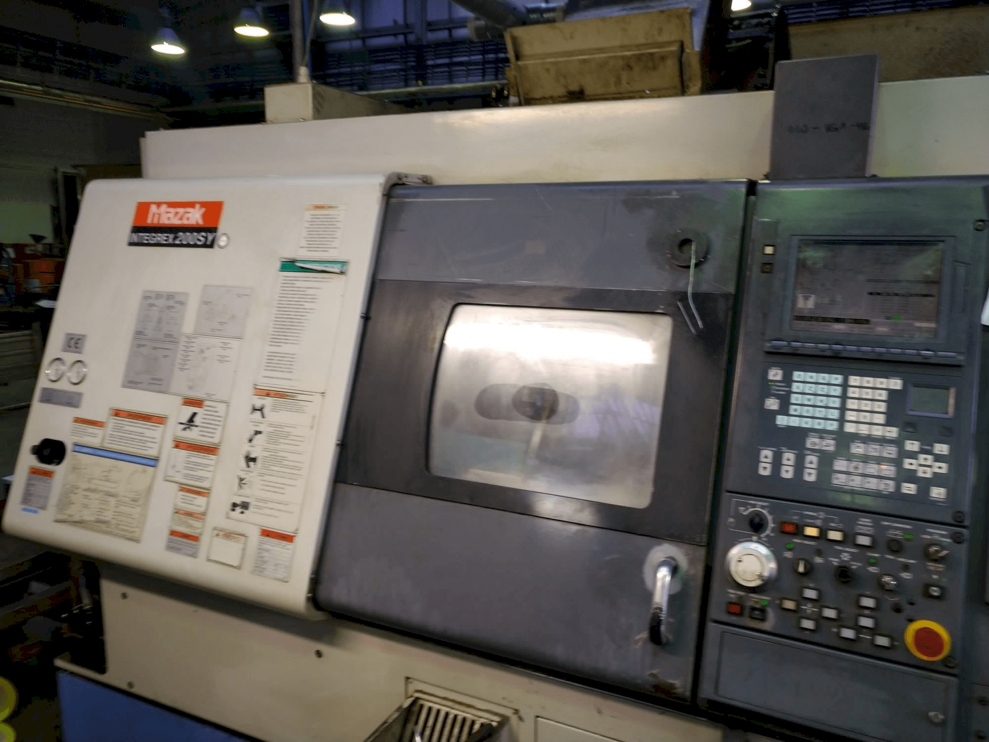 Vista Lateral Esquerda da Mazak Integrex 200 SY máquina