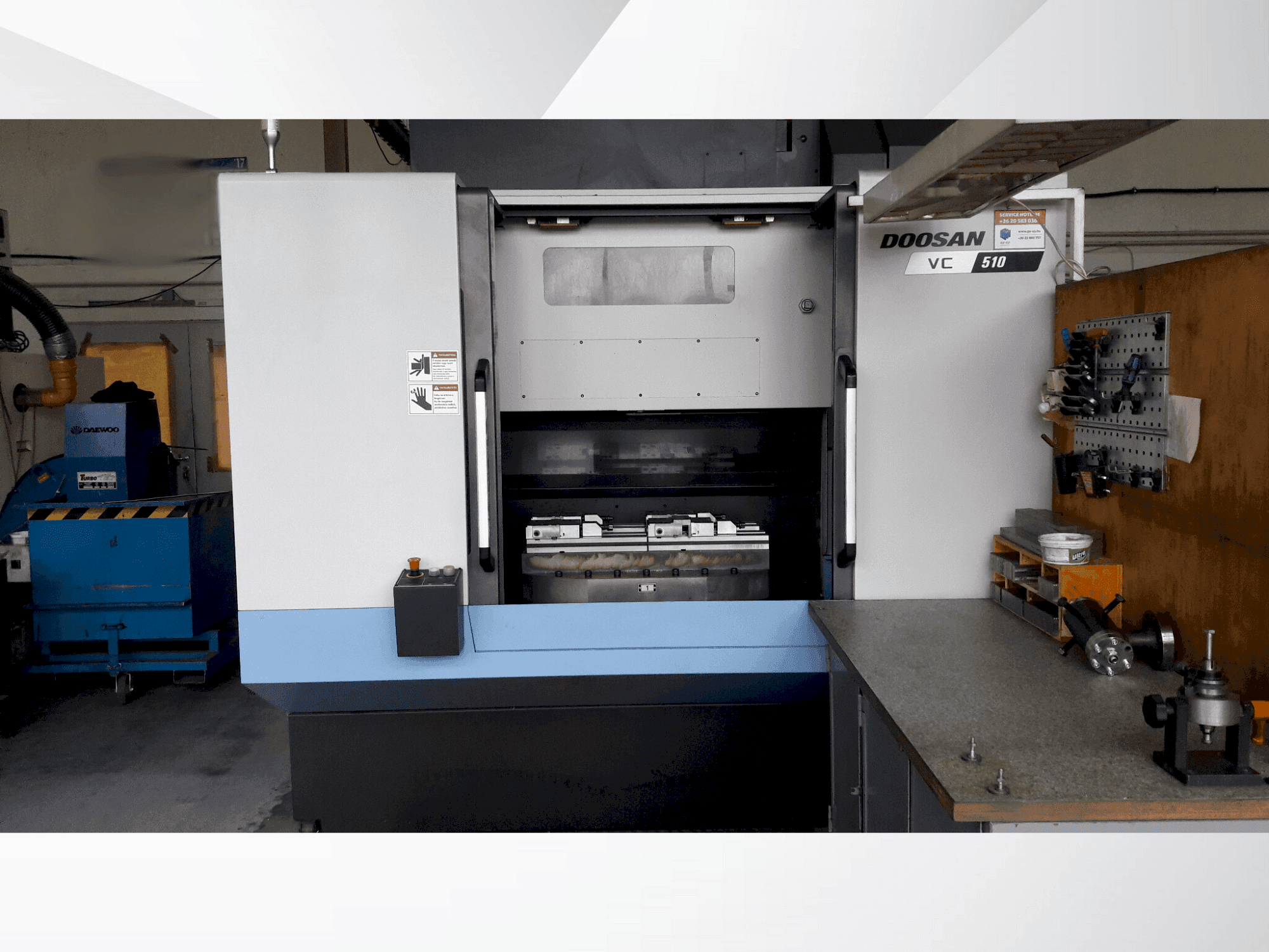 Vista Frontal da DOOSAN VC 510 máquina