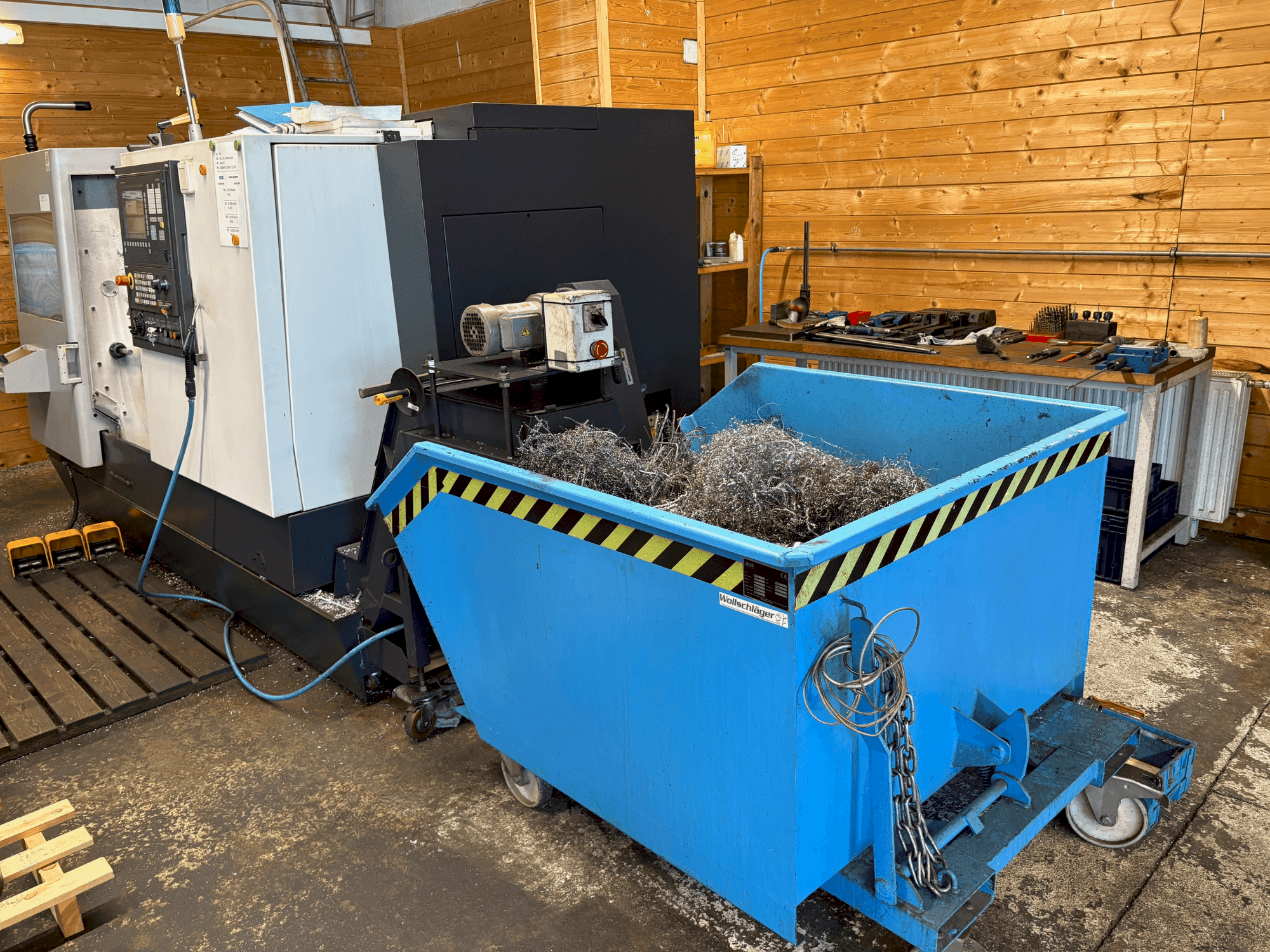 Vista Frontal da HWACHEON Cutex 240 máquina