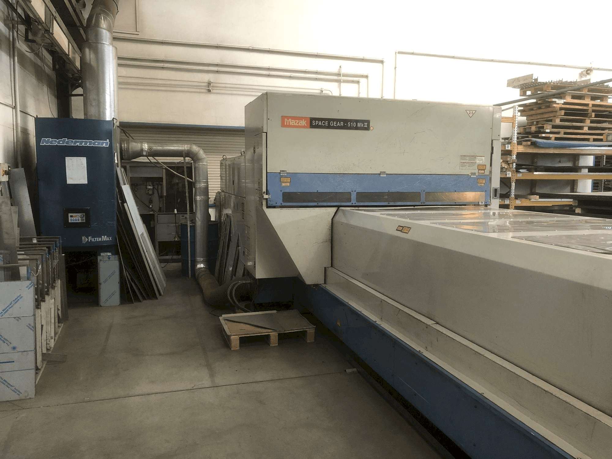 Vista Frontal da Mazak SPACE GEAR-510 Mk II máquina