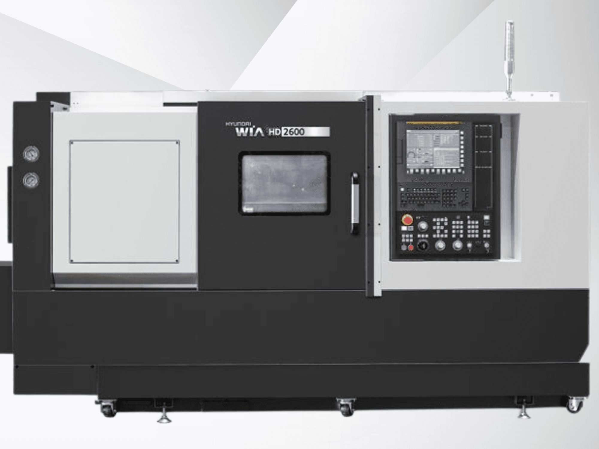Torno CNC Hyundai WIA HD2600, vista frontal, mostrando o painel de controlo com botões, ecrã e compartimento de ferramentas.