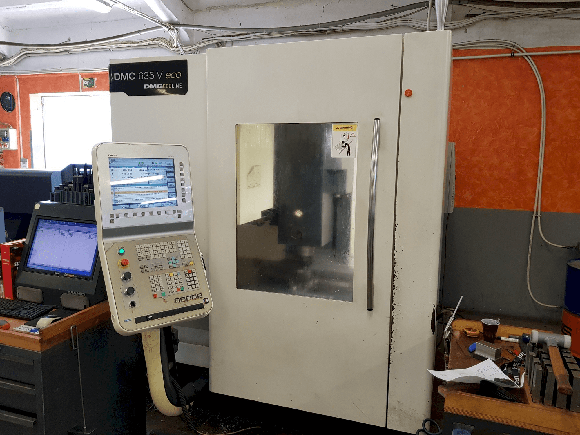 Vista Frontal da DMG DMC 635 V eco máquina