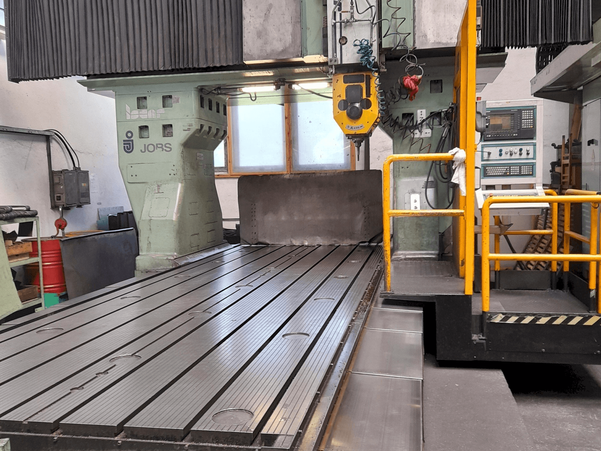 Vista Frontal da JOBS JoMach 243 máquina