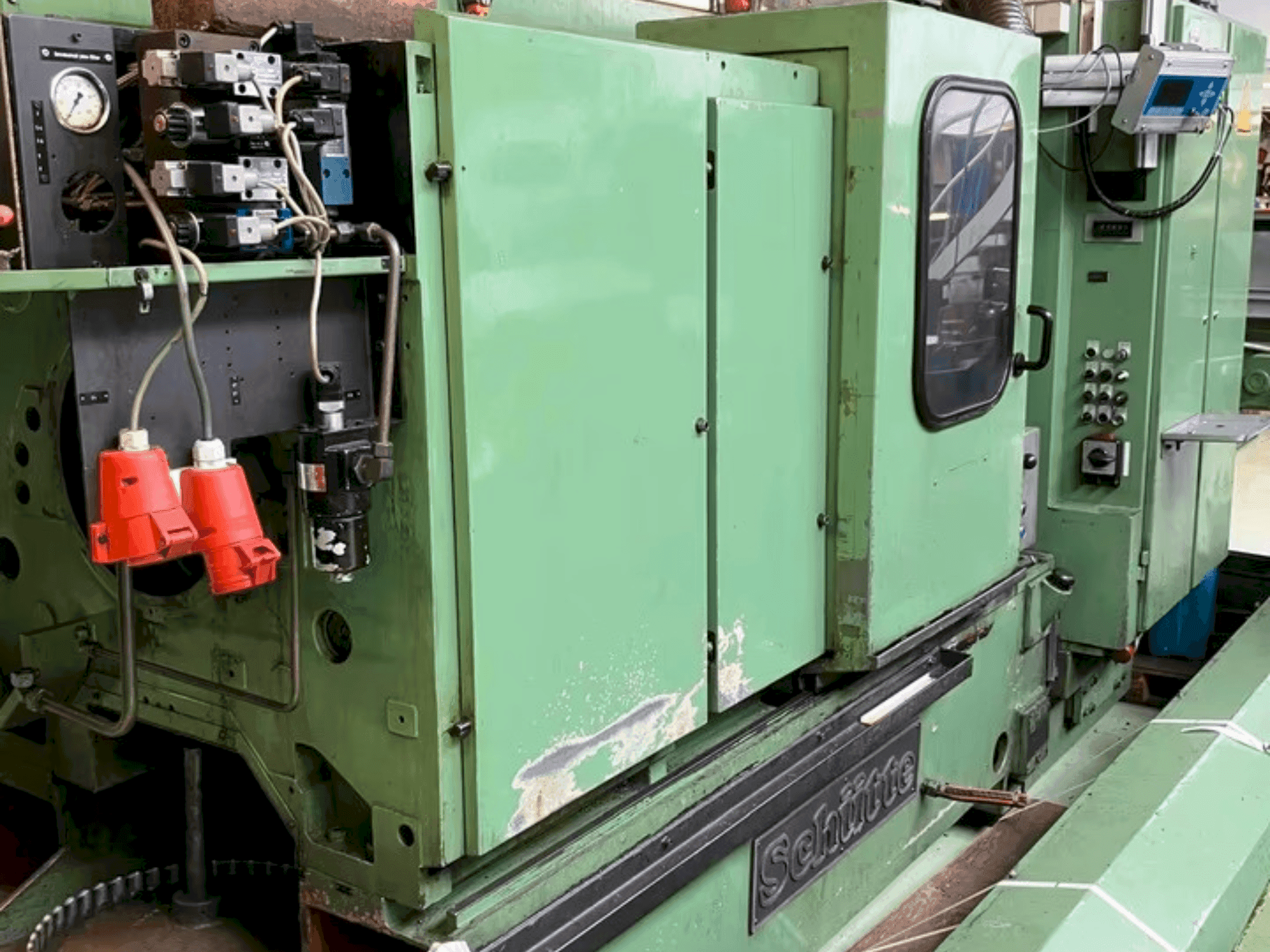 Vista Frontal da Schütte SF 26 (1985) máquina