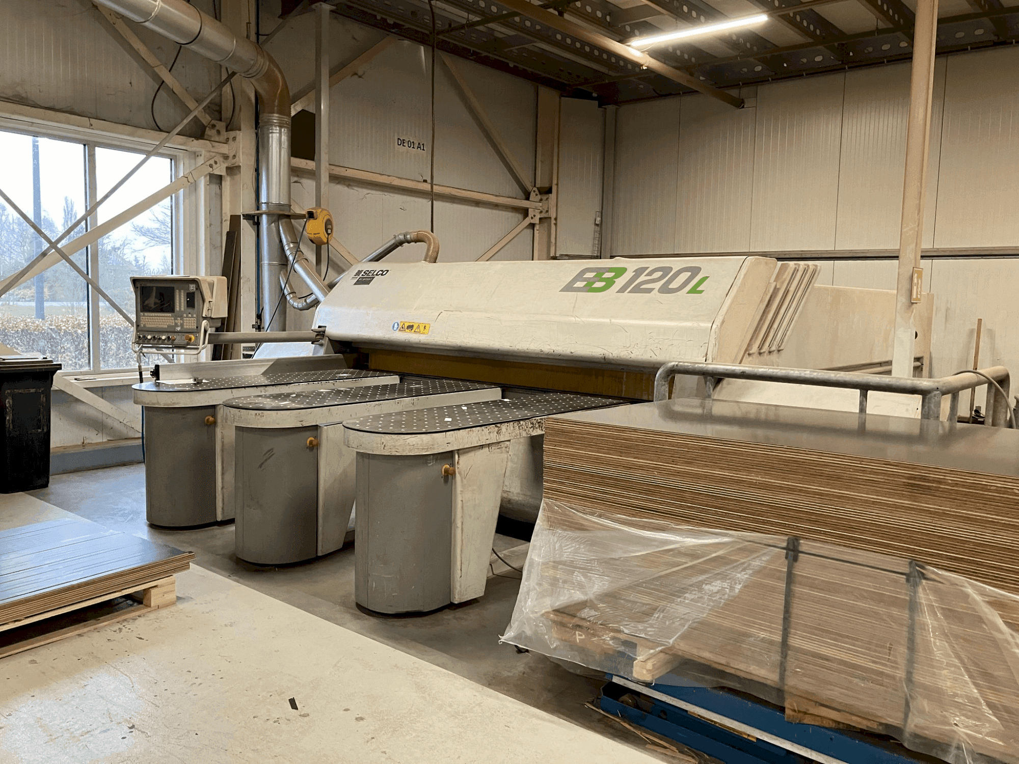 Vista Frontal da SELCO EBL 120 máquina