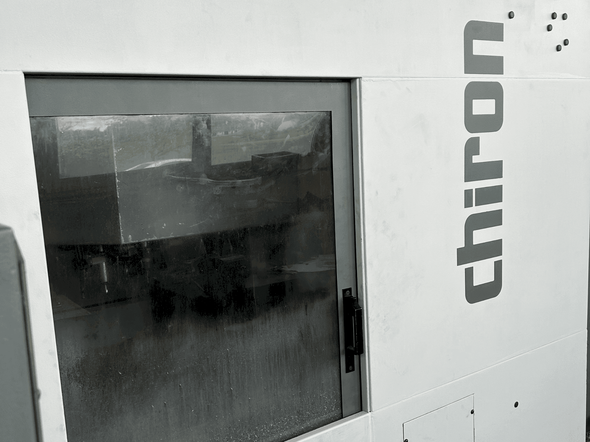 Vista Frontal da CHIRON FZ18W máquina