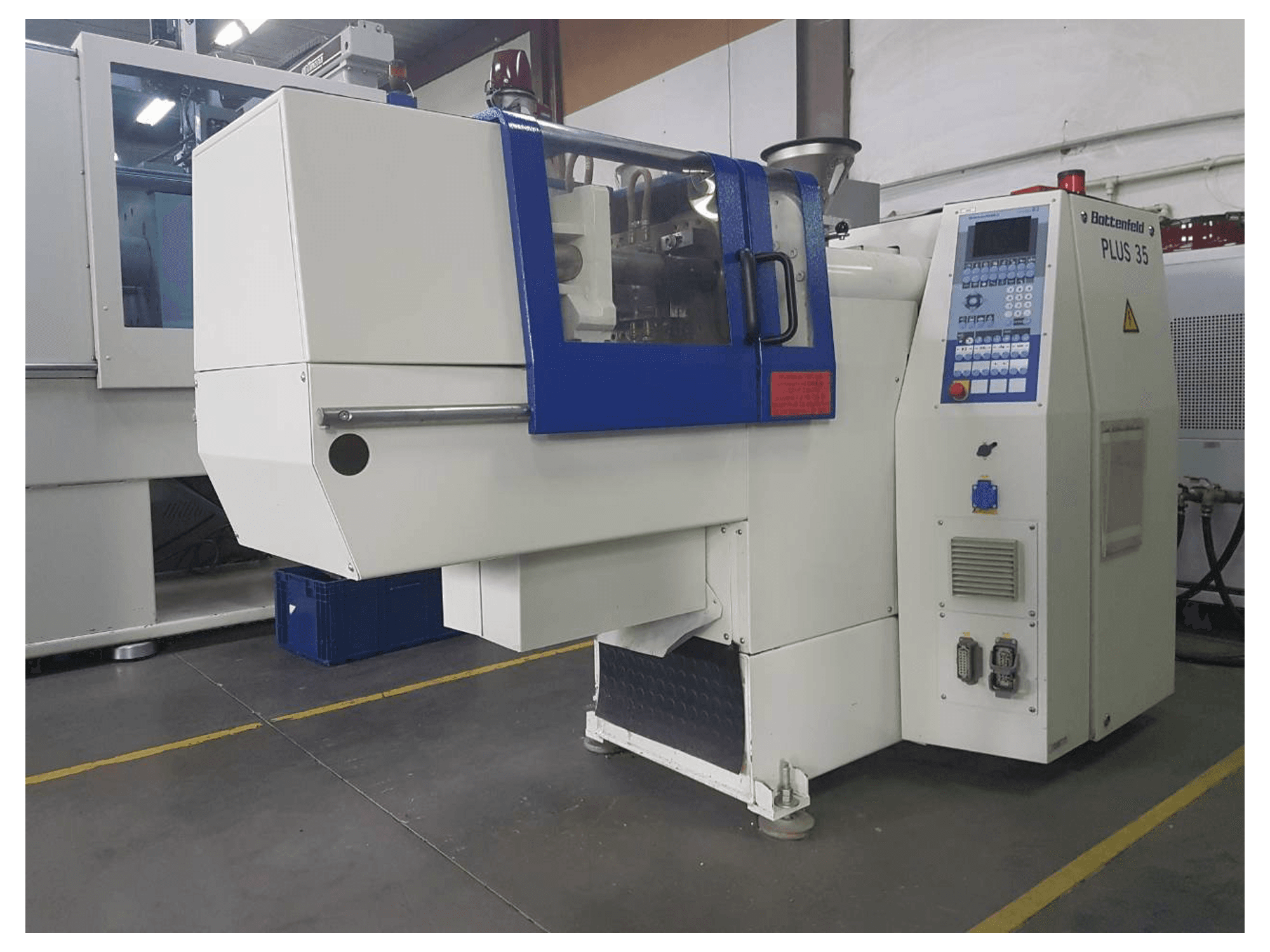 Vista Frontal da Battenfeld PLUS 35/75 máquina