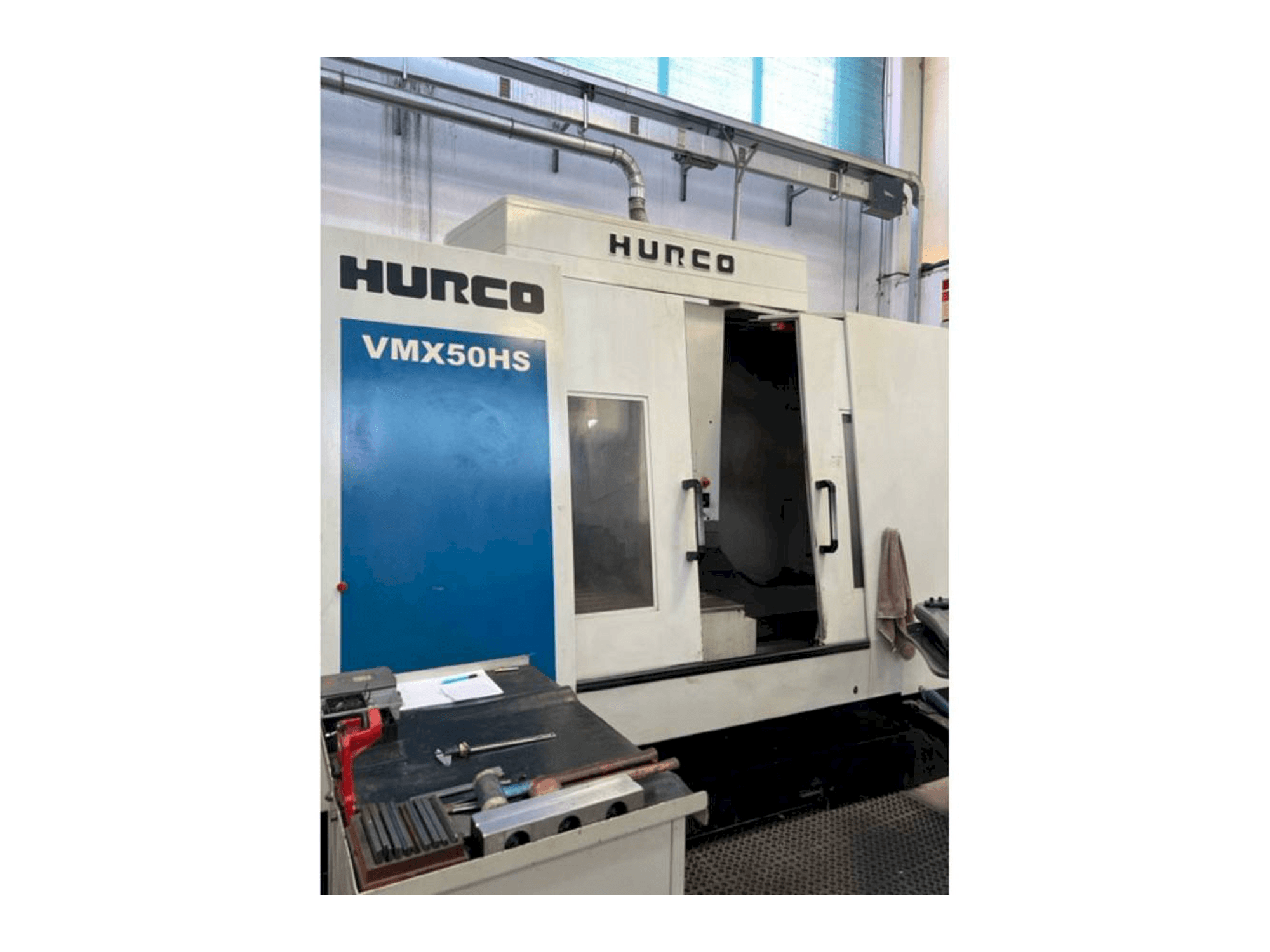 Vista Frontal da Hurco VMX 50 HS máquina