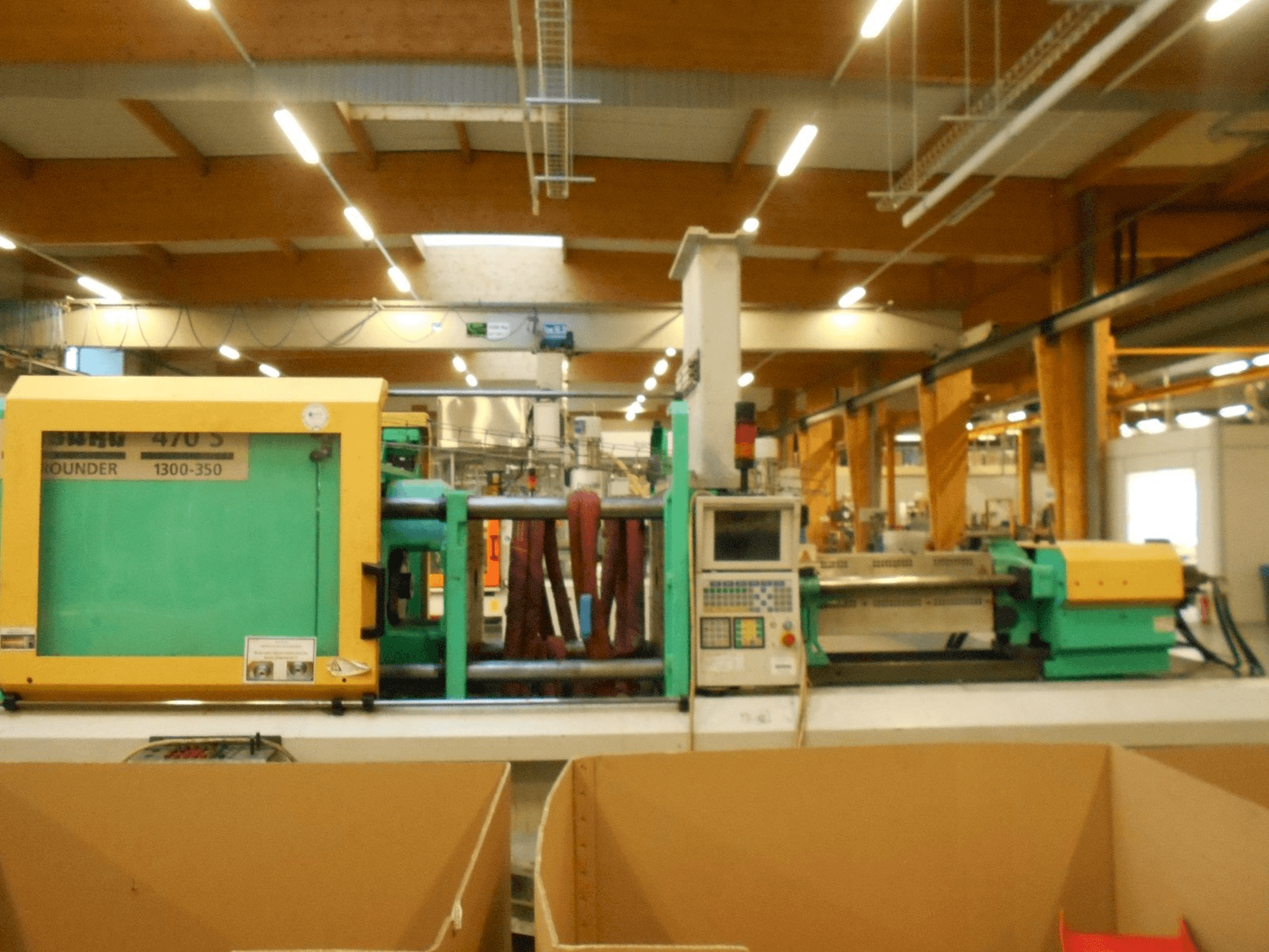 Vista Frontal da Arburg Allrounder 470 S 1300-350 máquina