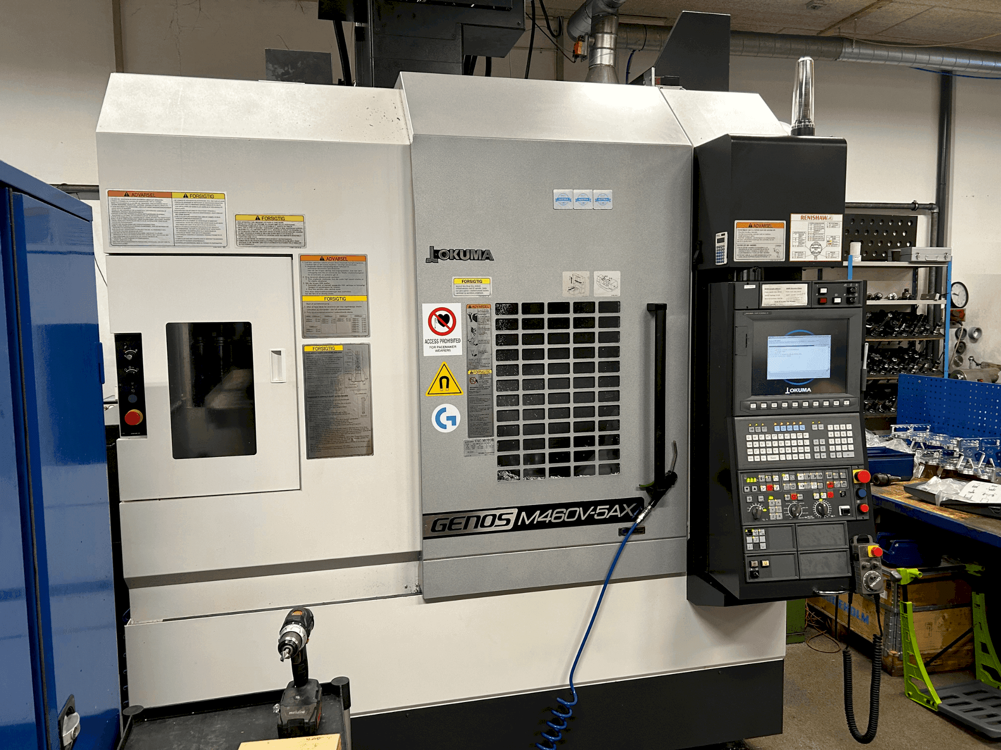 Vista Frontal da Okuma GENOS M460V-5AX máquina