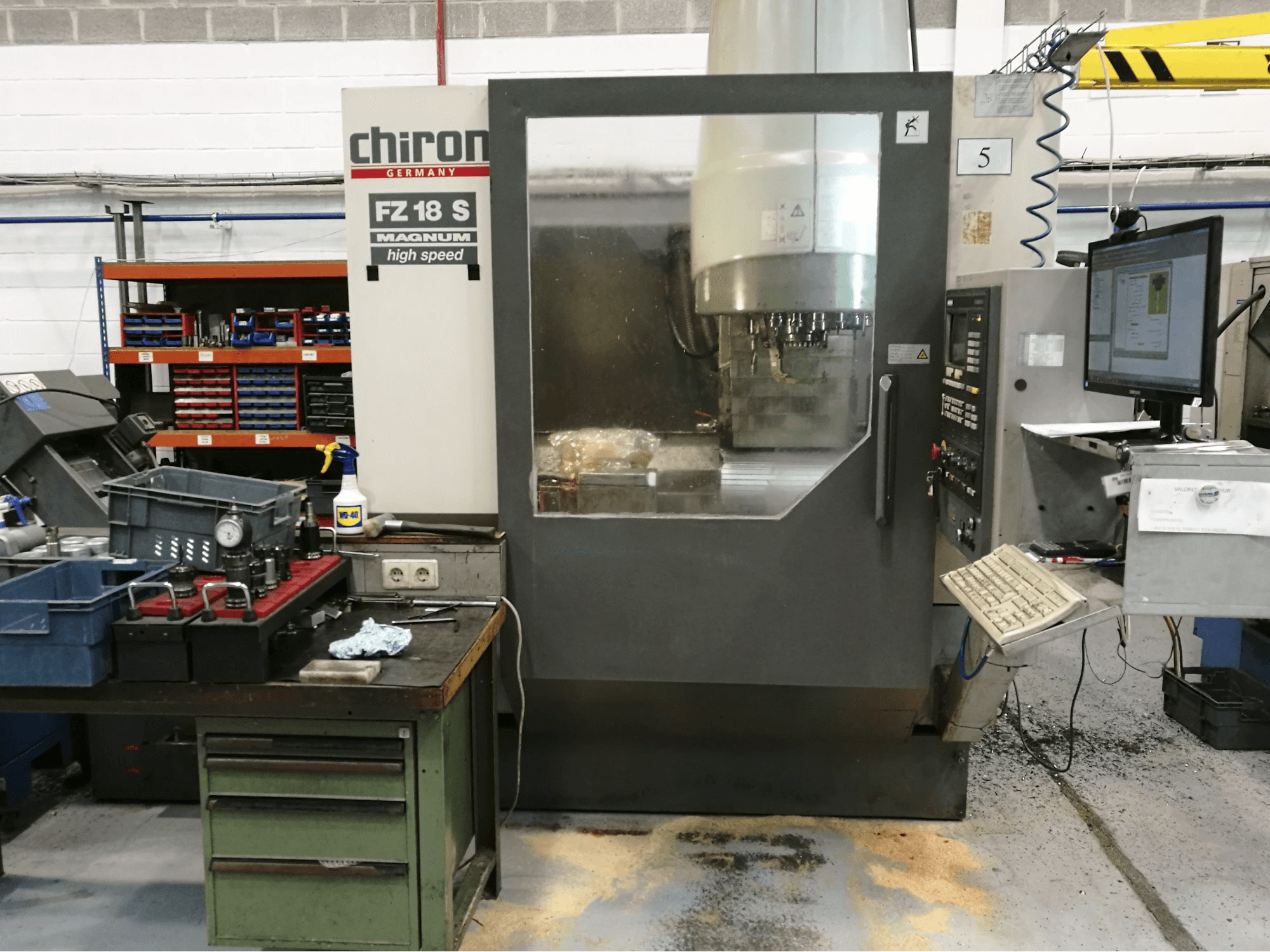 Vista Frontal da Chiron FZ18 S Magnum máquina