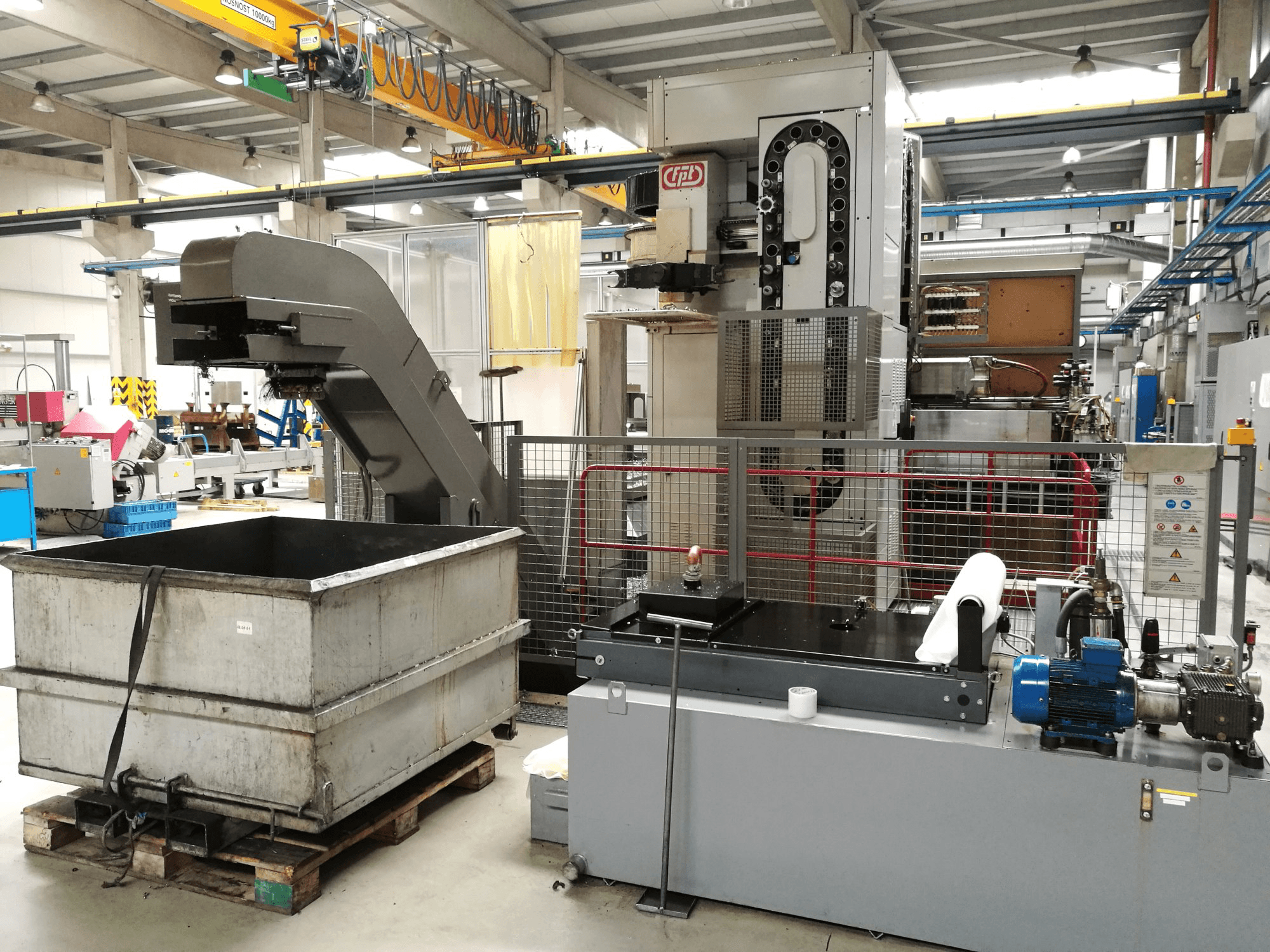 Vista Frontal da FPT AREA M máquina