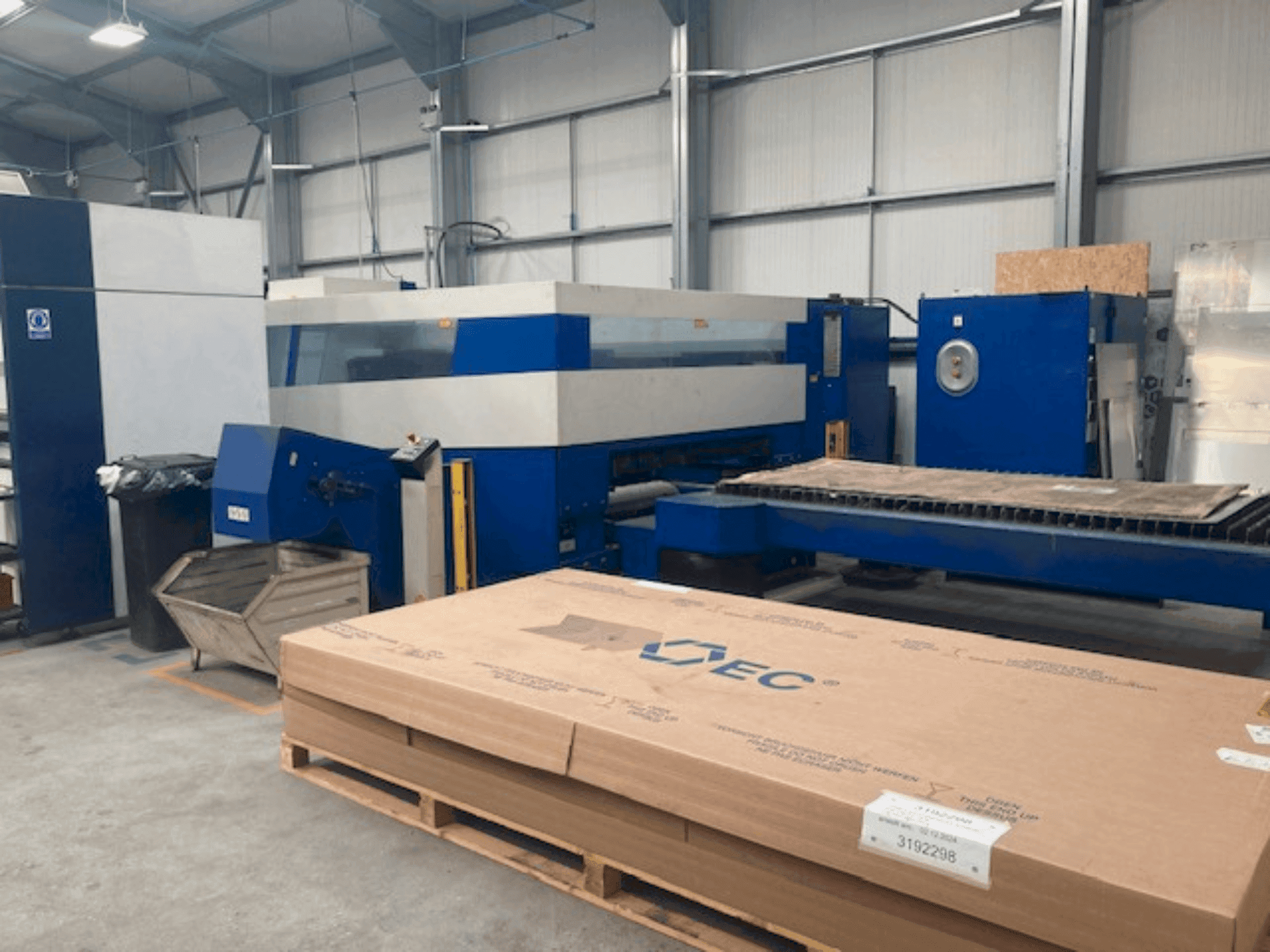 Vista Frontal da TRUMPF Trulaser 5030 máquina