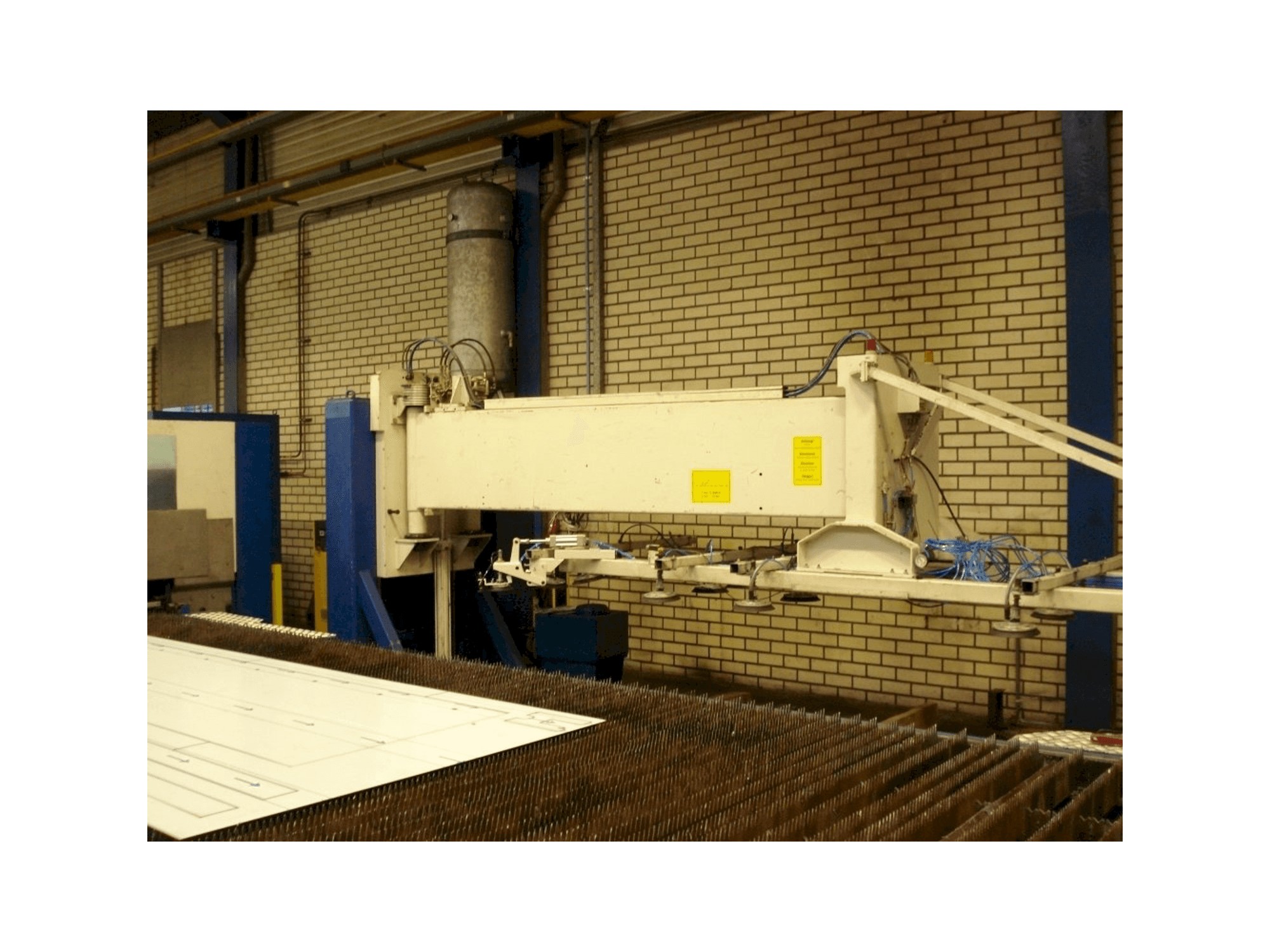 Vista Frontal da Trumpf LoadMaster máquina