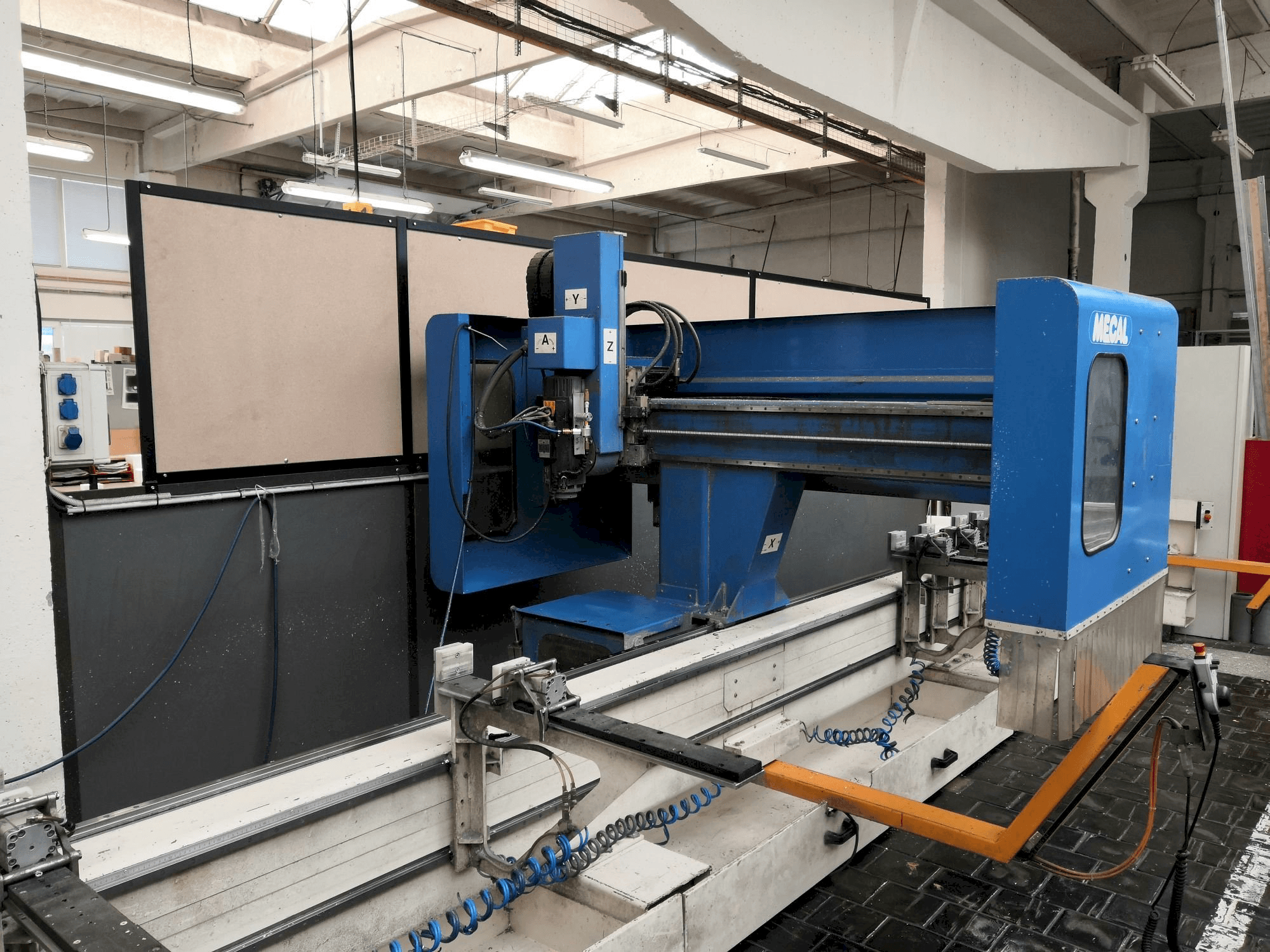 Vista Frontal da MECAL MC 304 Pioneer 3 máquina