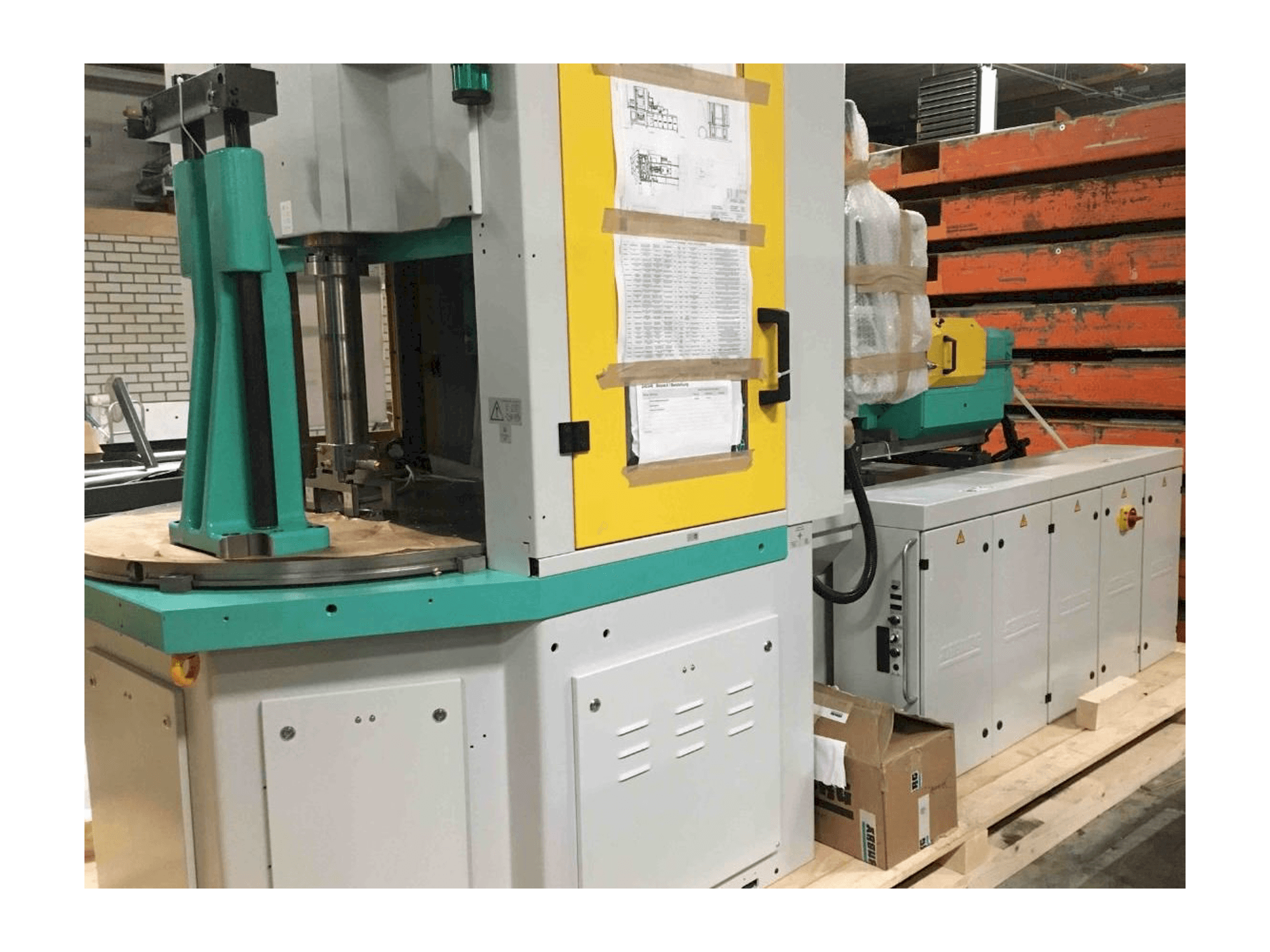 Vista Frontal da Arburg ALLROUNDER 1200 t 1000 - 400 máquina