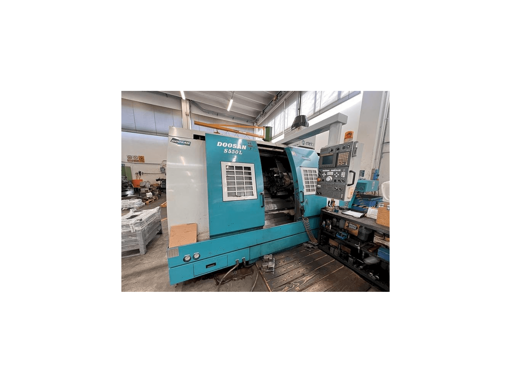 Vista Frontal da Doosan S550L máquina