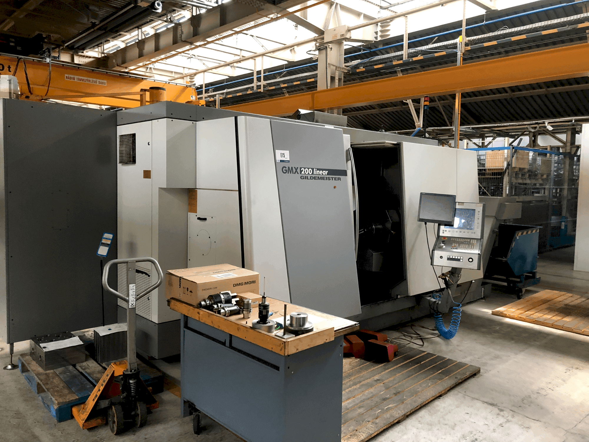Vista Frontal da DMG MORI GMX 200 Linear (2004) máquina