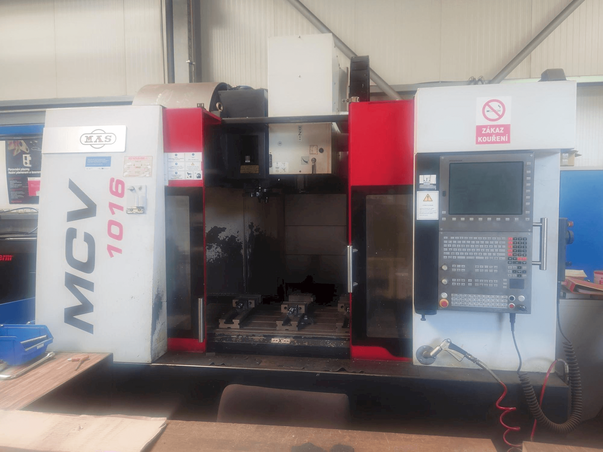 Vista Frontal da KOVOSVIT MAS MCV 1016 Quick máquina