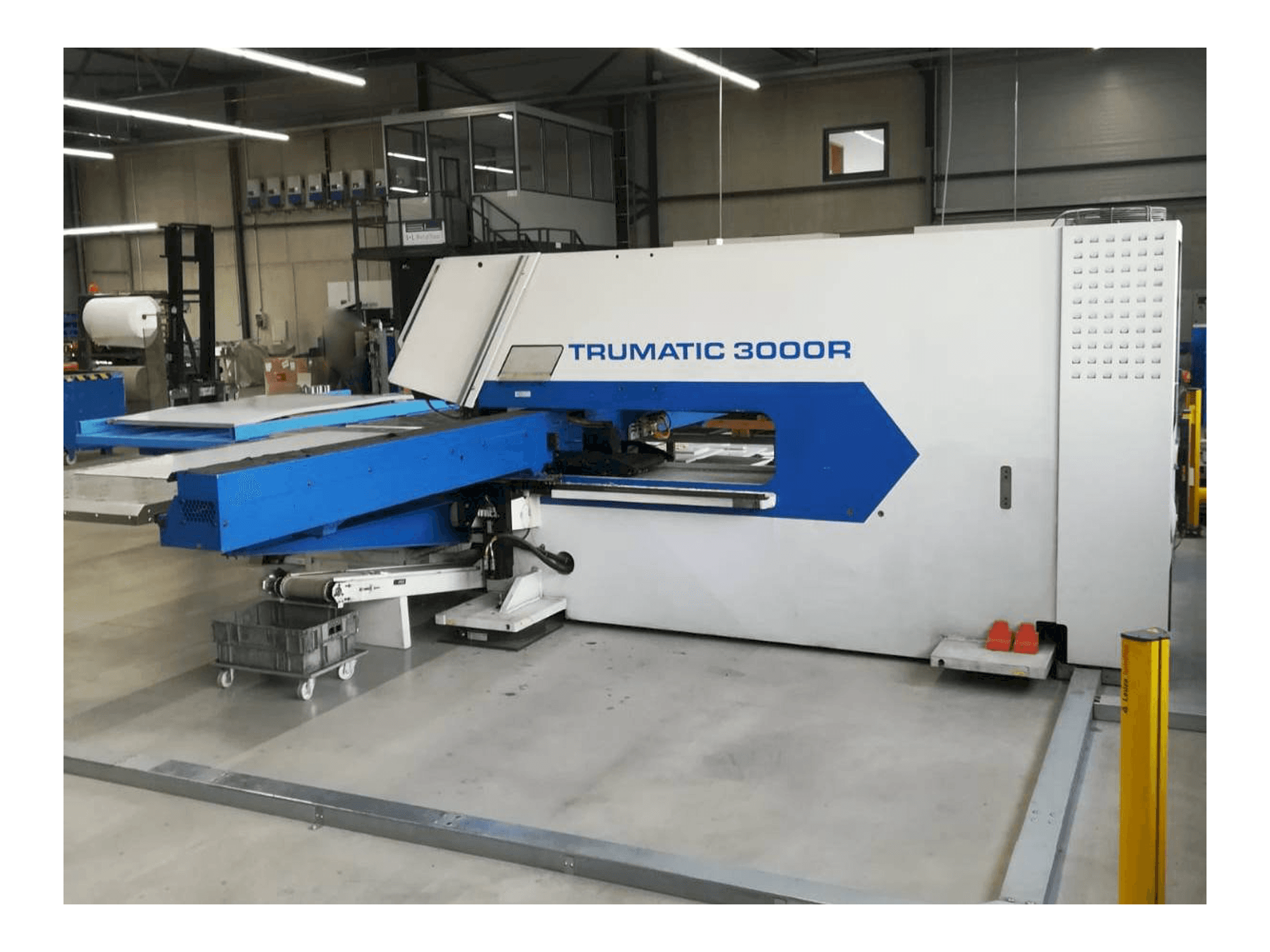 Vista Frontal da Trumpf Trumatic 3000R máquina
