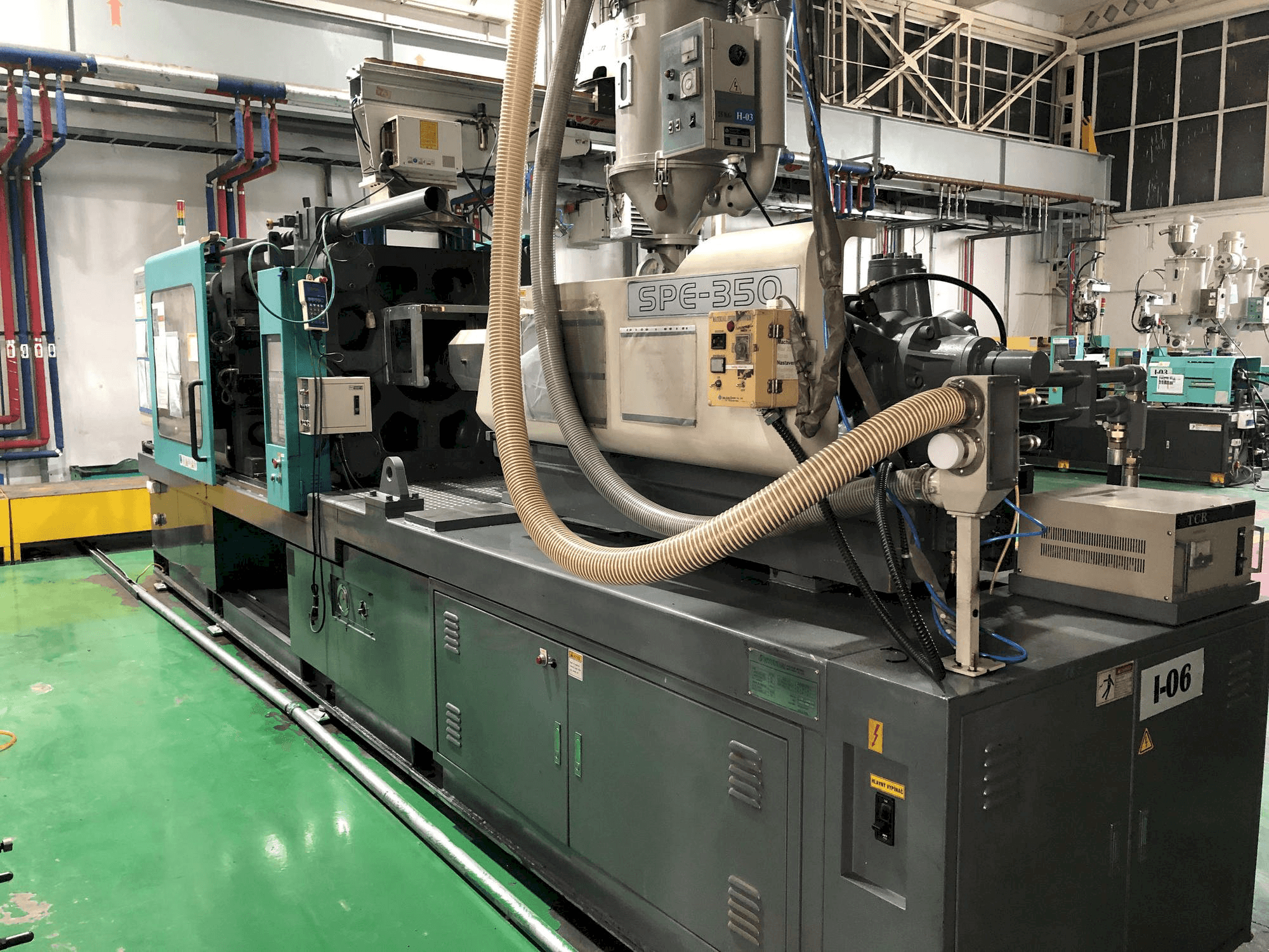 Vista Frontal da Hyundai SPE-350 máquina