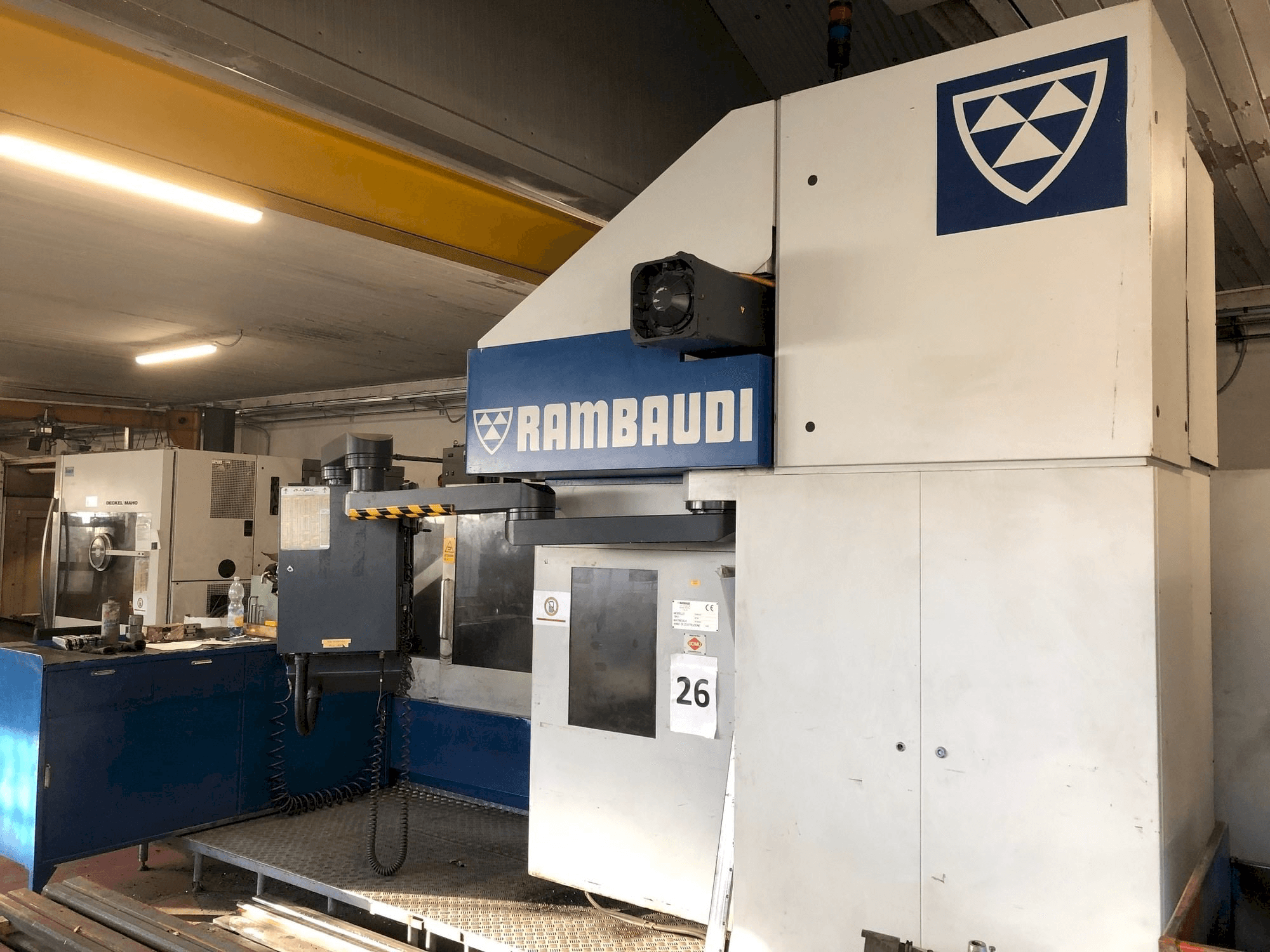 Vista Frontal da Rambaudi Ramfast RF105 máquina