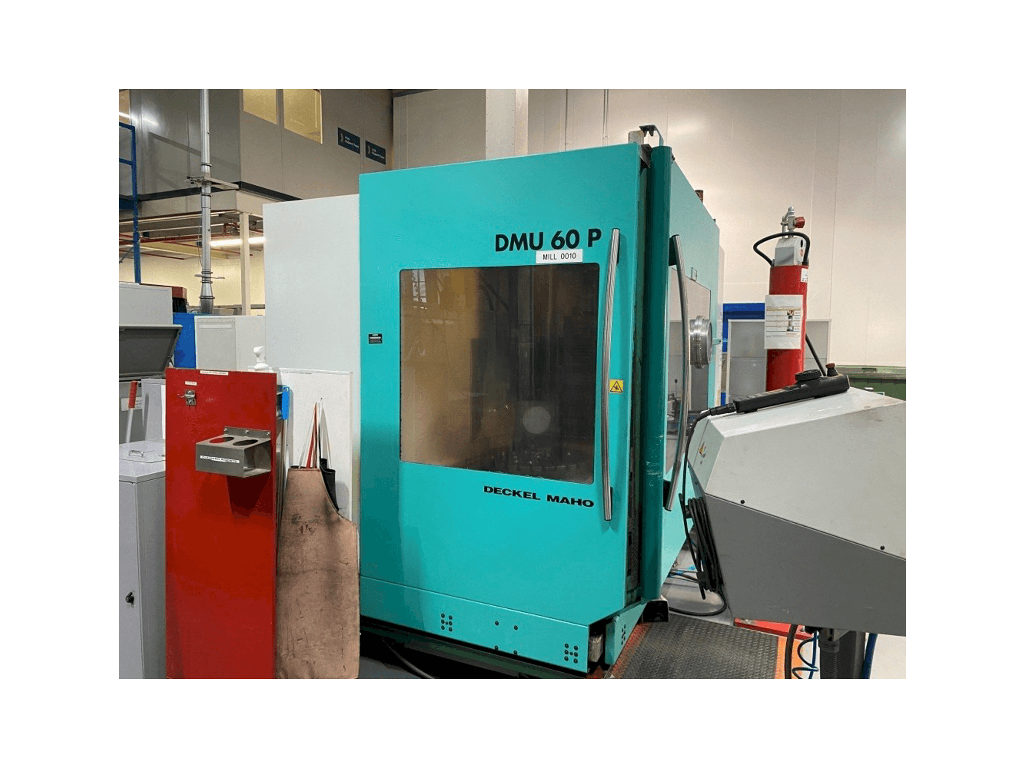 Vista Frontal da DECKEL MAHO DMU 60P máquina