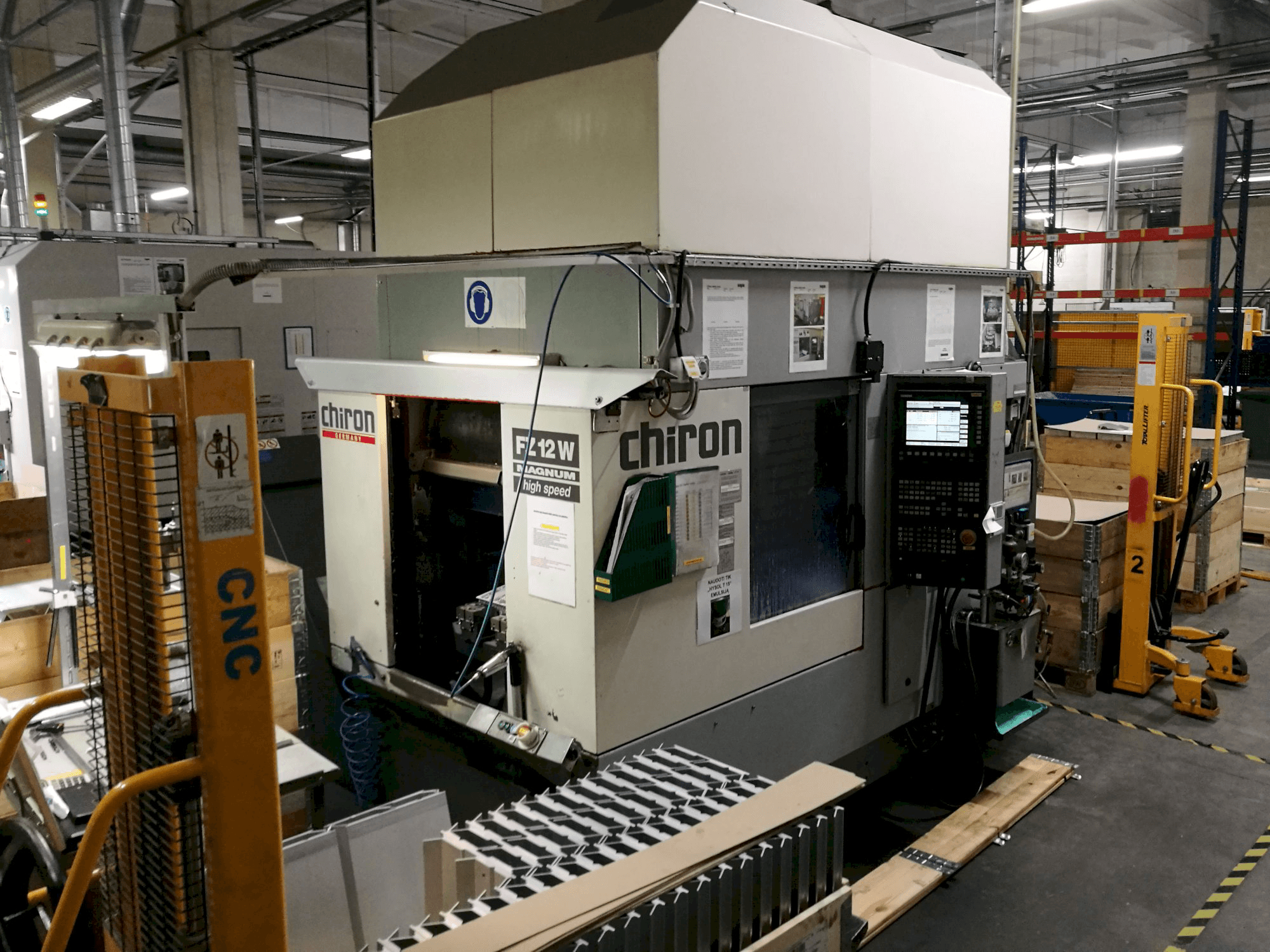 Vista Esquerda da Chiron FZ 12 W máquina