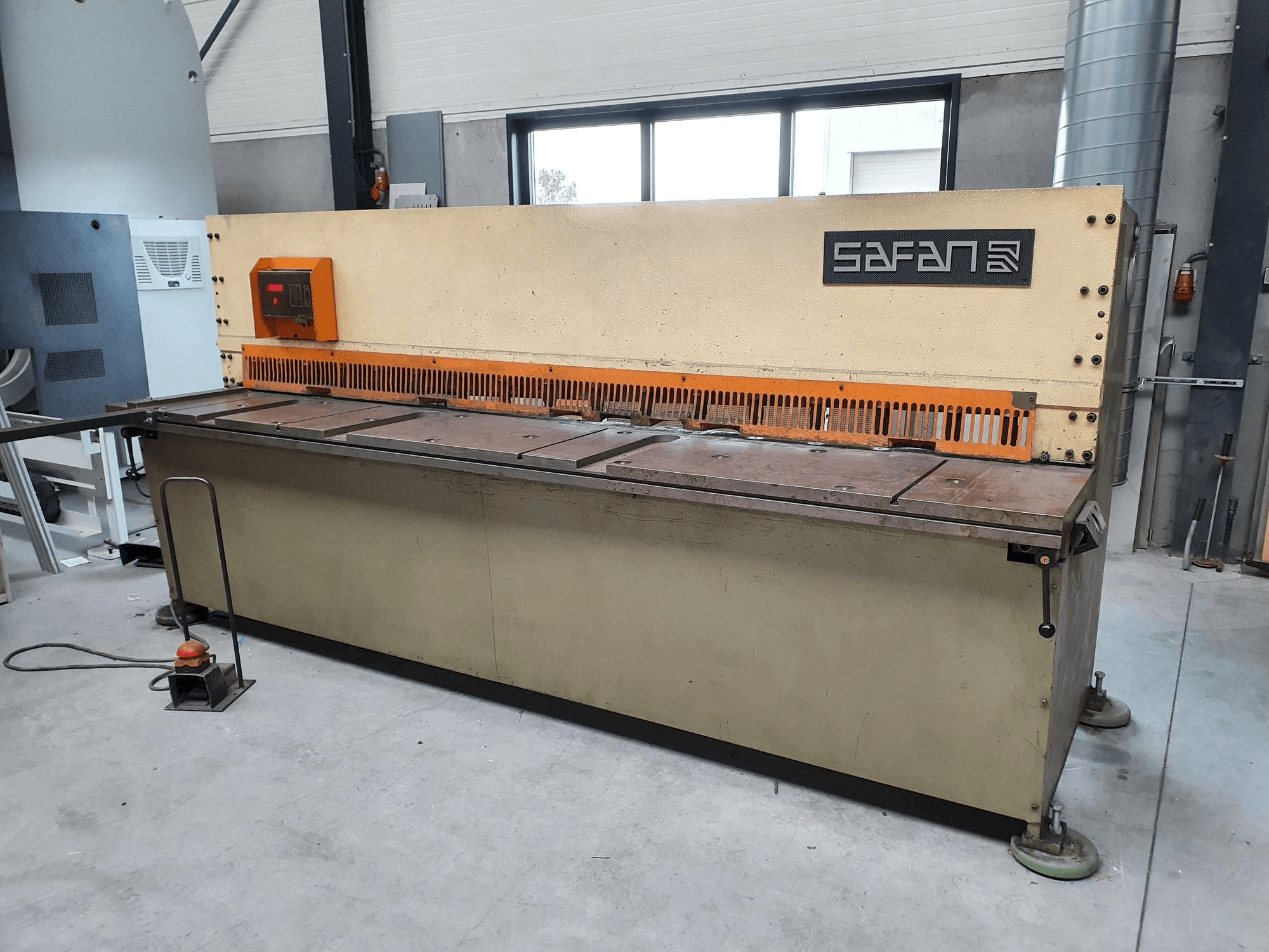 Vista Frontal da Safan VS 310-6 máquina