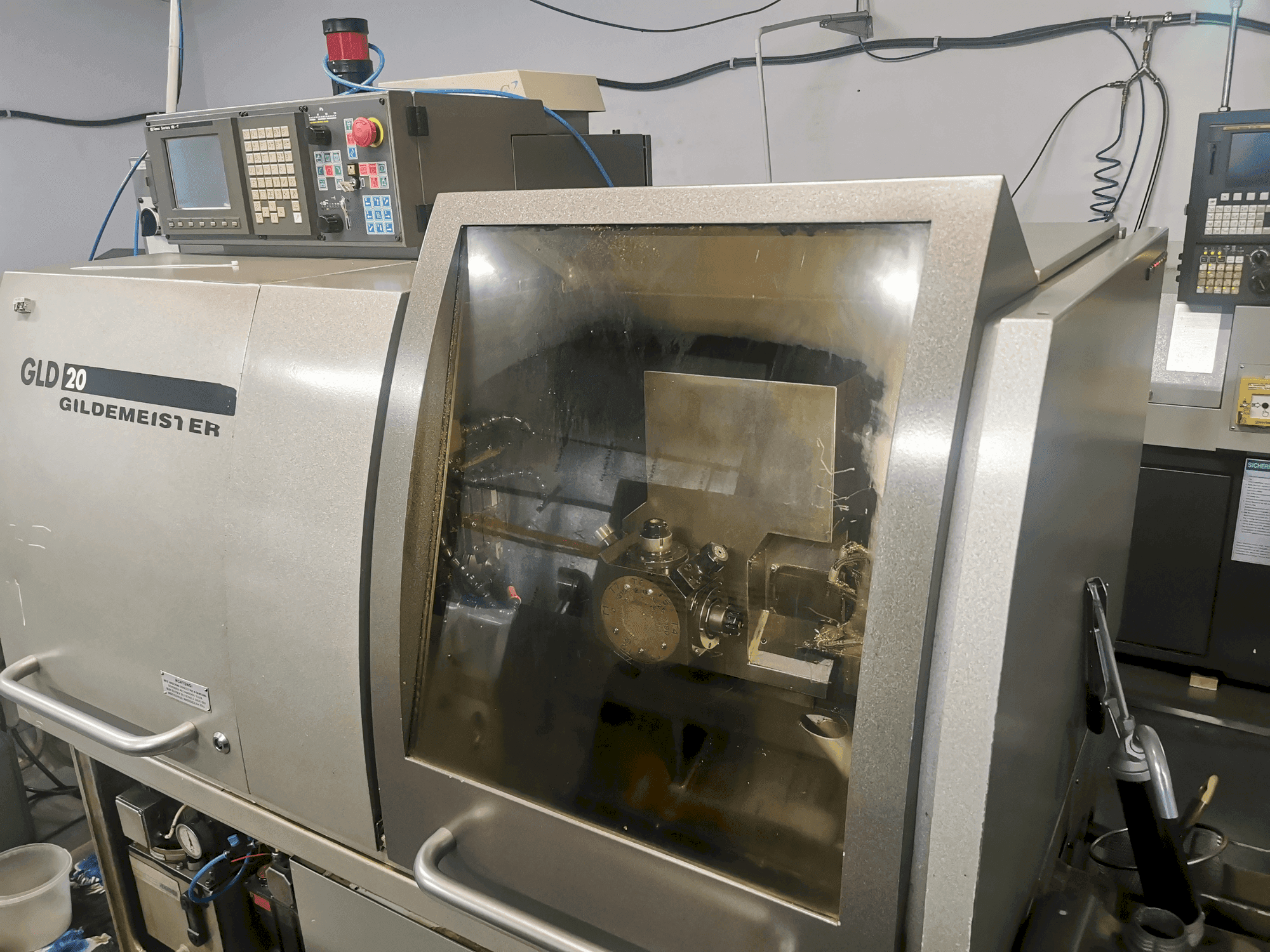 Vista Frontal da Gildemeister GLD 20 máquina